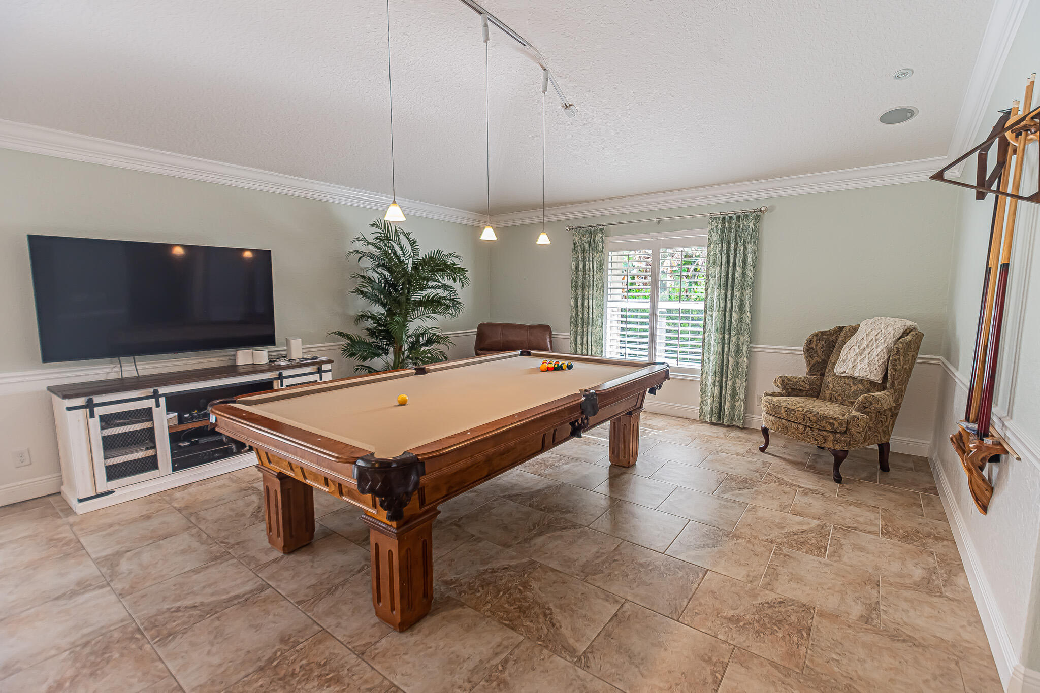 PINE ESTATES - Residential