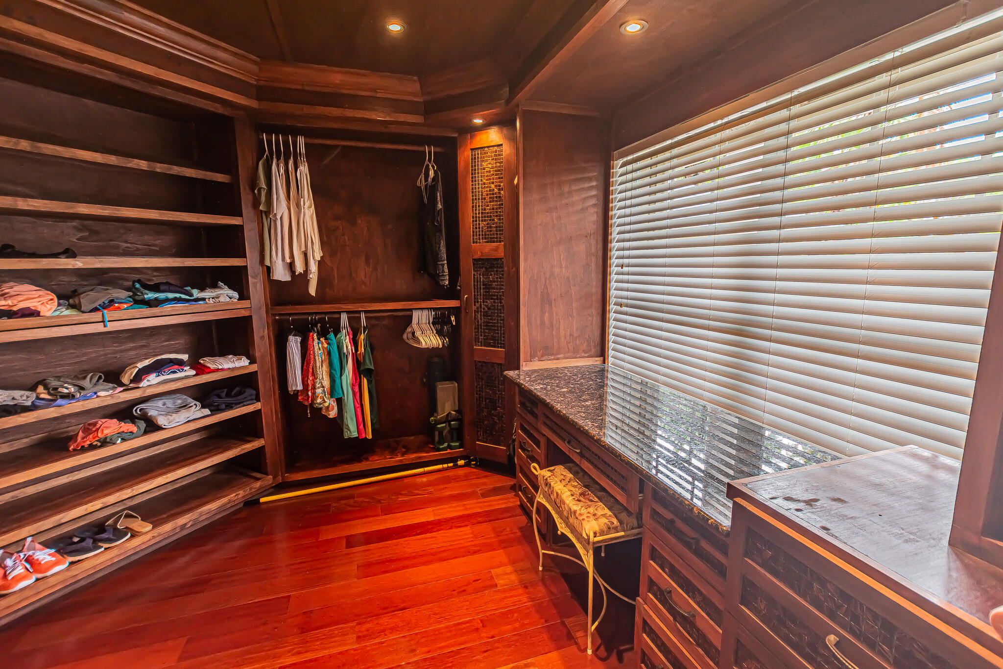 PINE ESTATES - Residential