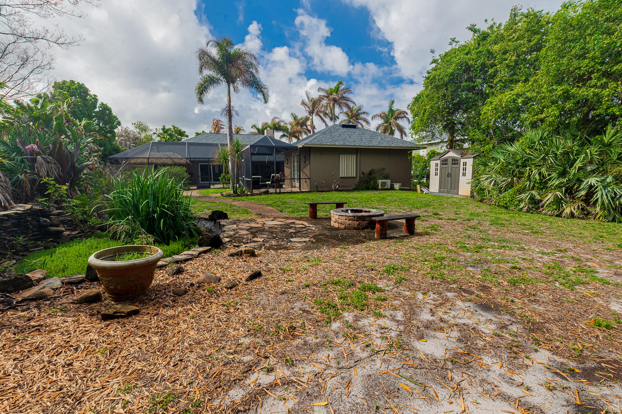 PINE ESTATES - Residential