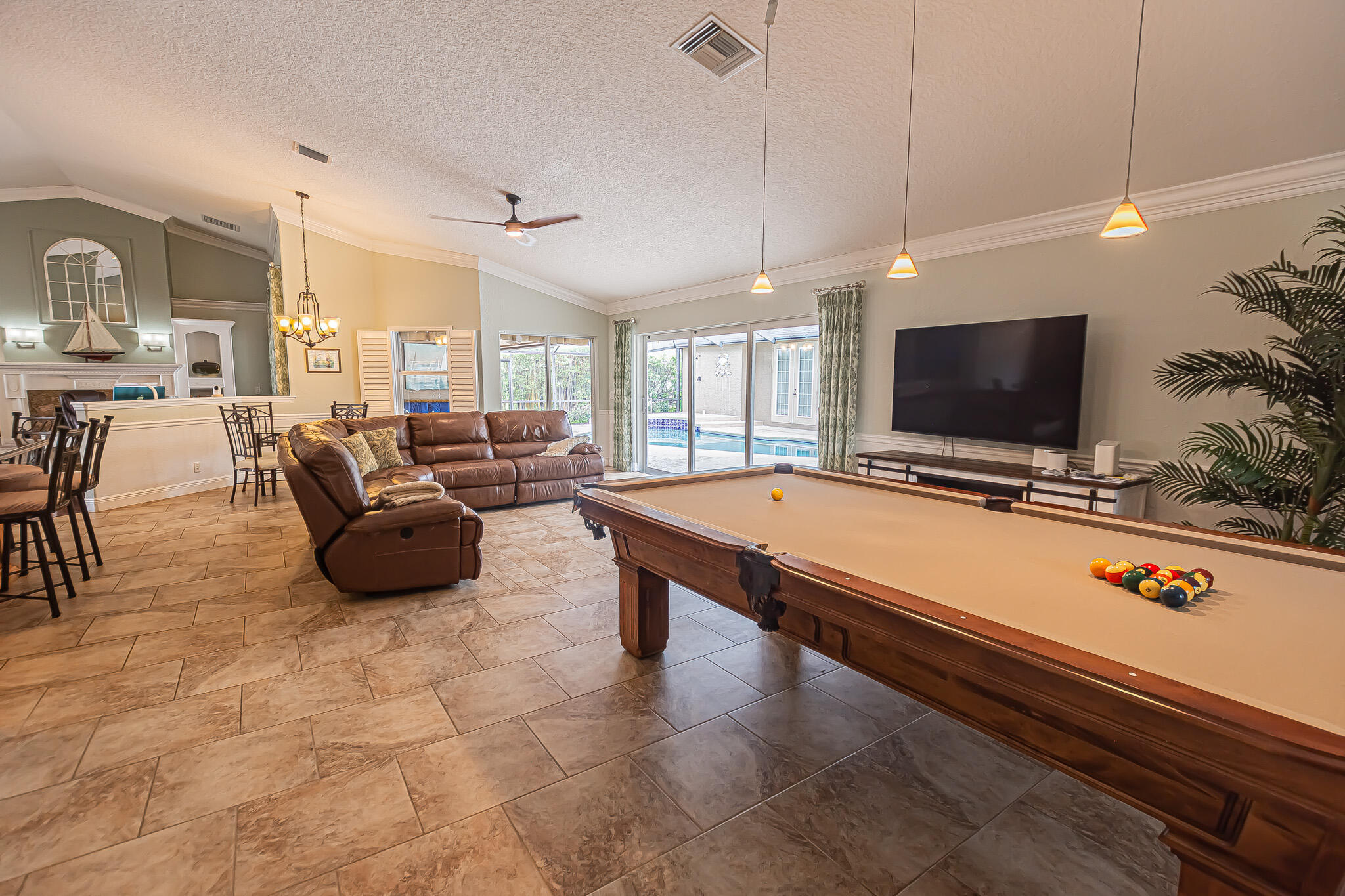 PINE ESTATES - Residential