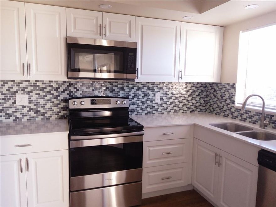 Renovated 2/2 condo in 55+ community ready for you to enjoy the South Florida weather. New appliances. 100% waterproof flooring. Washer & Dryer in unit (Backordered, arriving Feb 25th) Walking distance to Starbucks, Walgreens, Burger King, Walmart, Wendy's and more. 15' driving distance to the beautiful Mall at Wellington Green. No membership needed. Enjoy a 18-hole executive golf course on a pay as you play basis. Poinciana offers tennis courts, a community pool, a restaurant , gym, billard, ping-pong and card rooms along with many arts and craft clubs. Live shows, luncheons and outside activities.