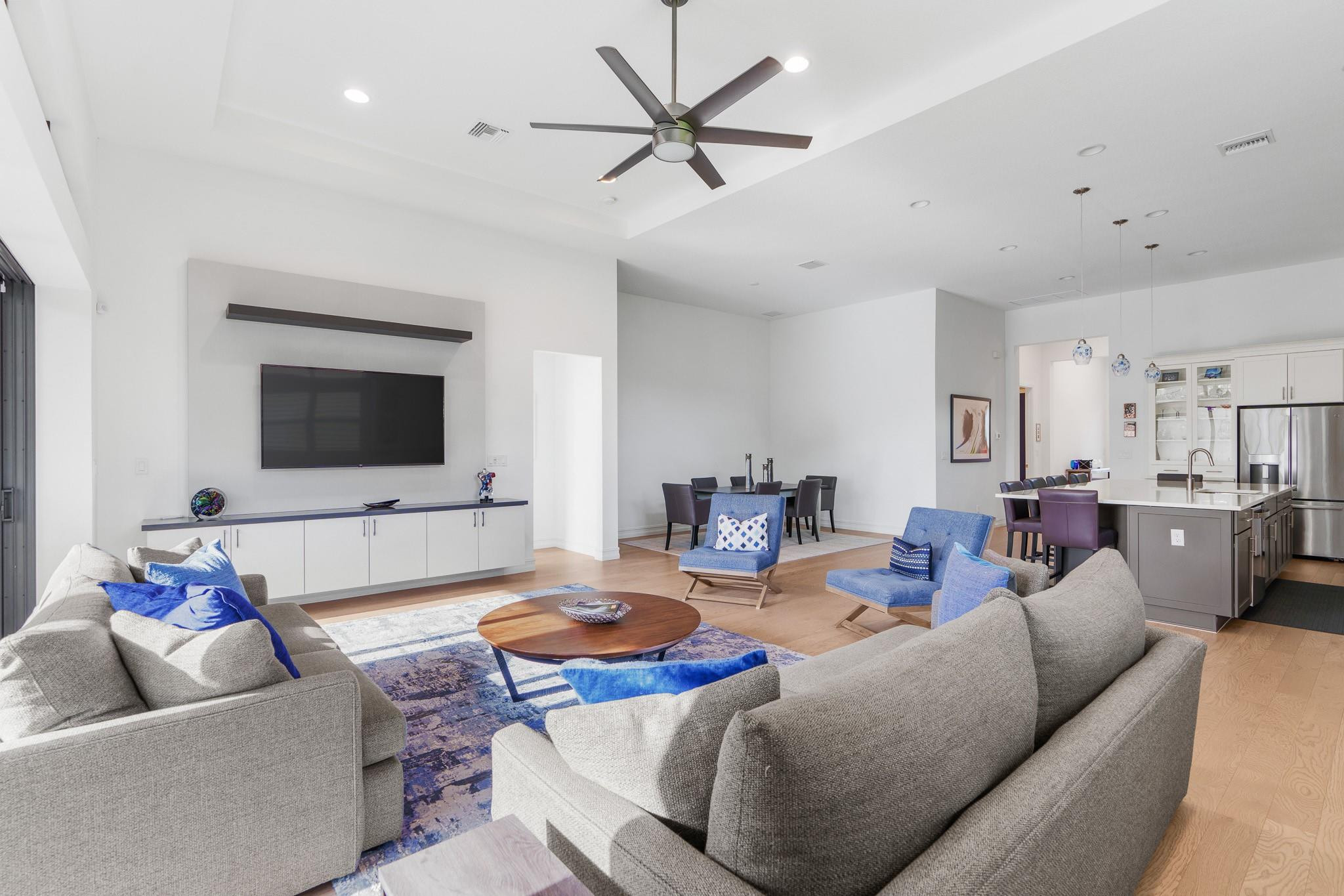 Four Seasons - Residential