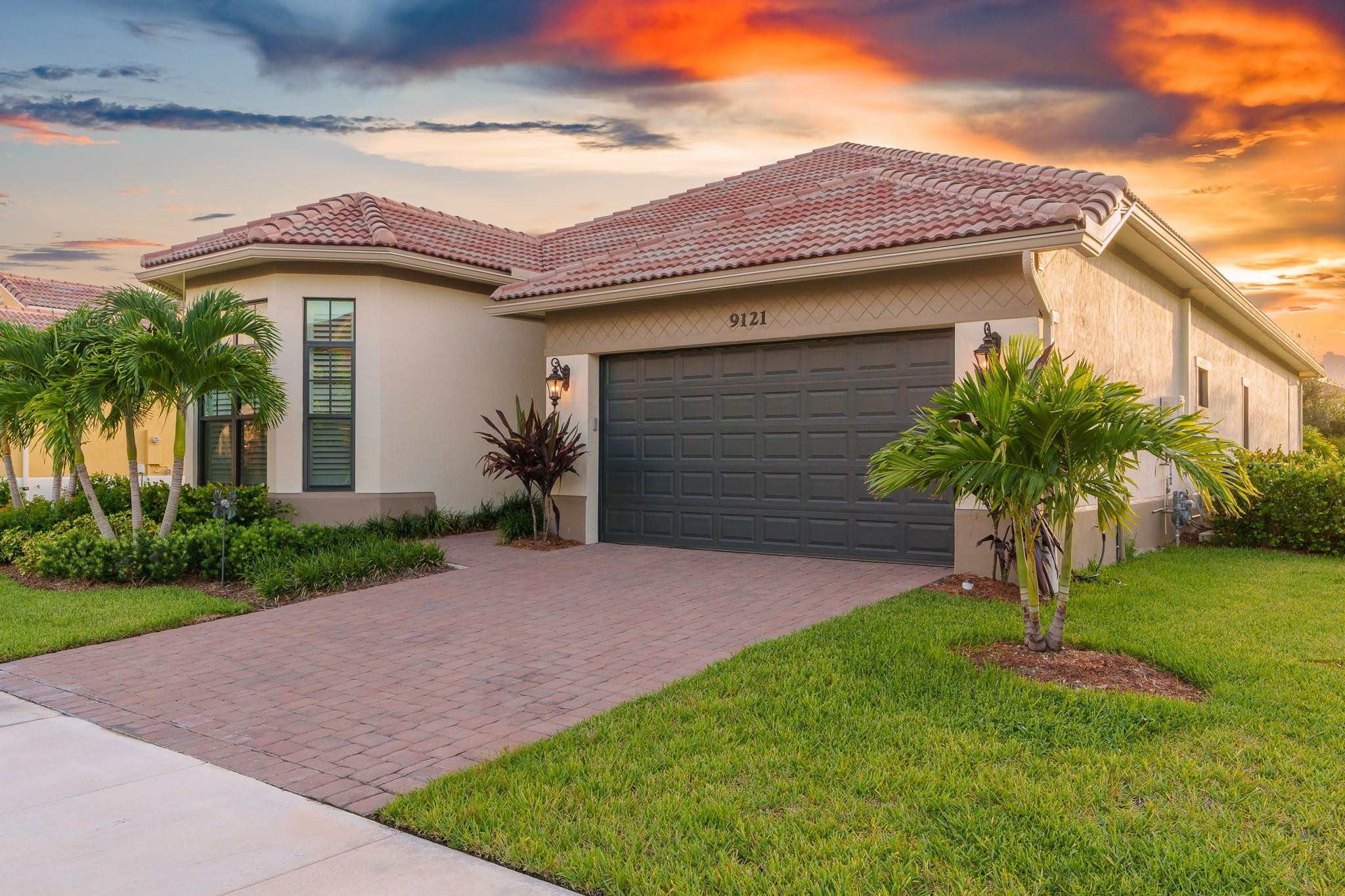 Four Seasons - Residential