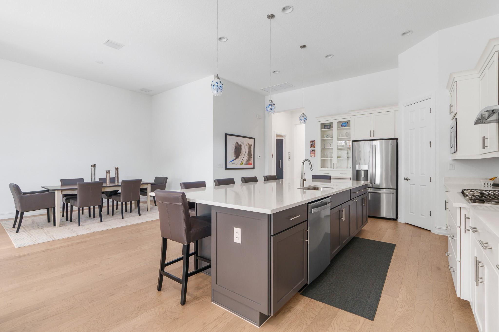 Four Seasons - Residential