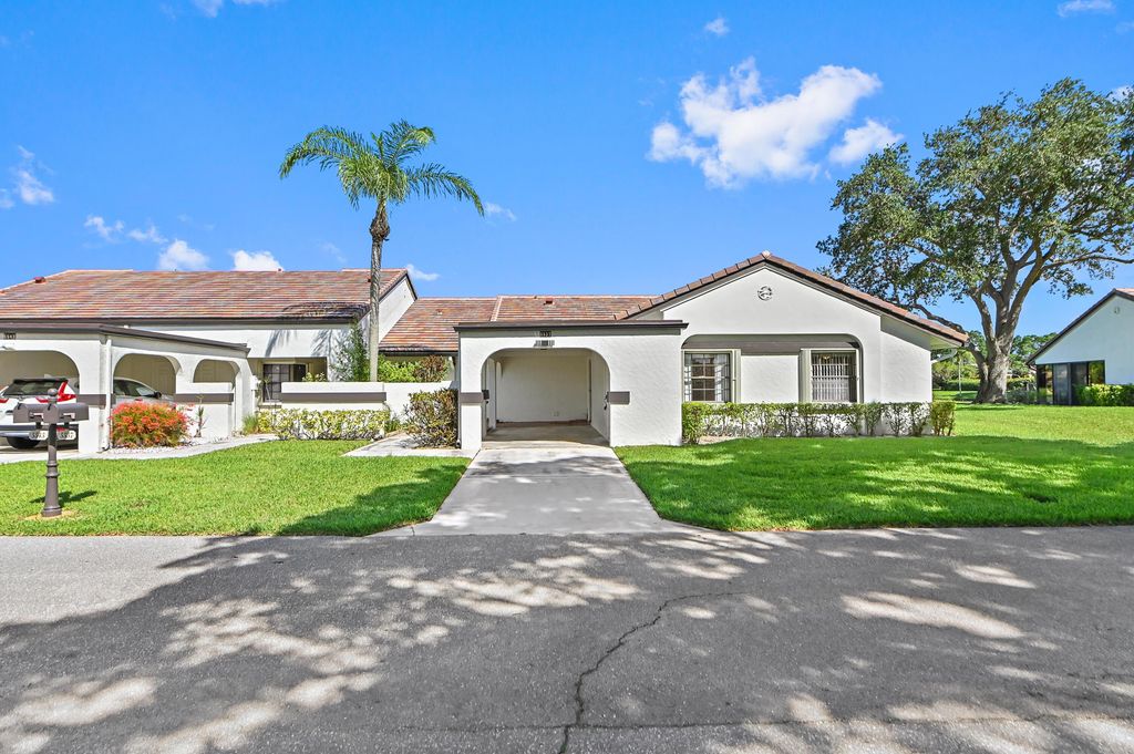 Photo of 5537 Parkwalk Circle E, Boynton Beach, FL 33472 (MLS # B26031859)
