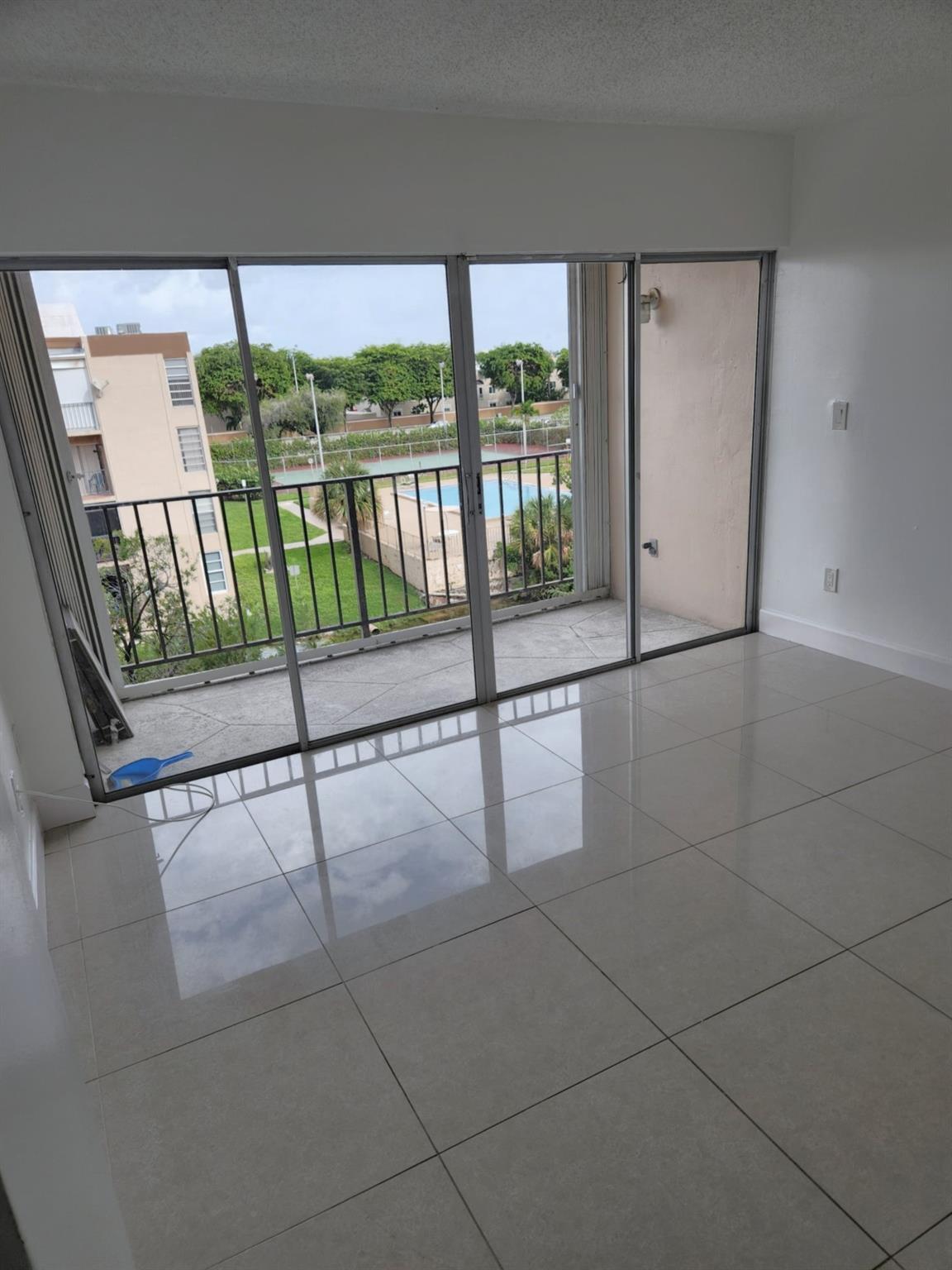 Pineside Condo - Residential Lease