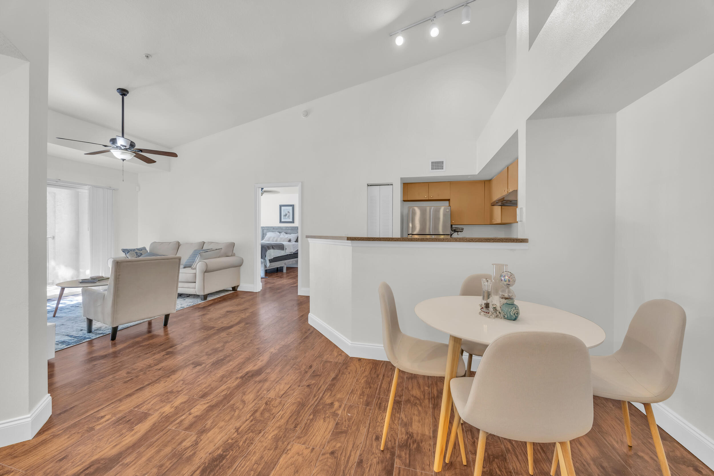 EMERALD ISLE AT LAGUNA LAKES CONDO - Residential