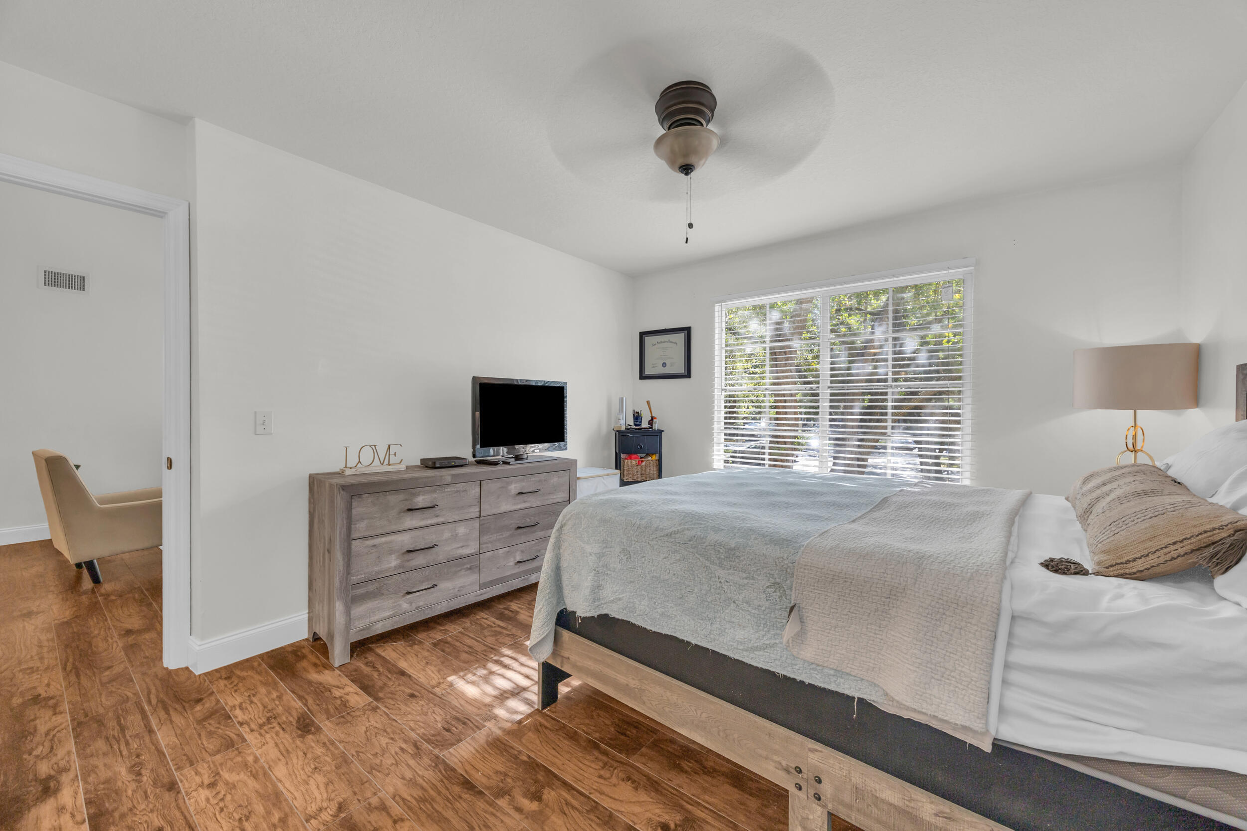 EMERALD ISLE AT LAGUNA LAKES CONDO - Residential