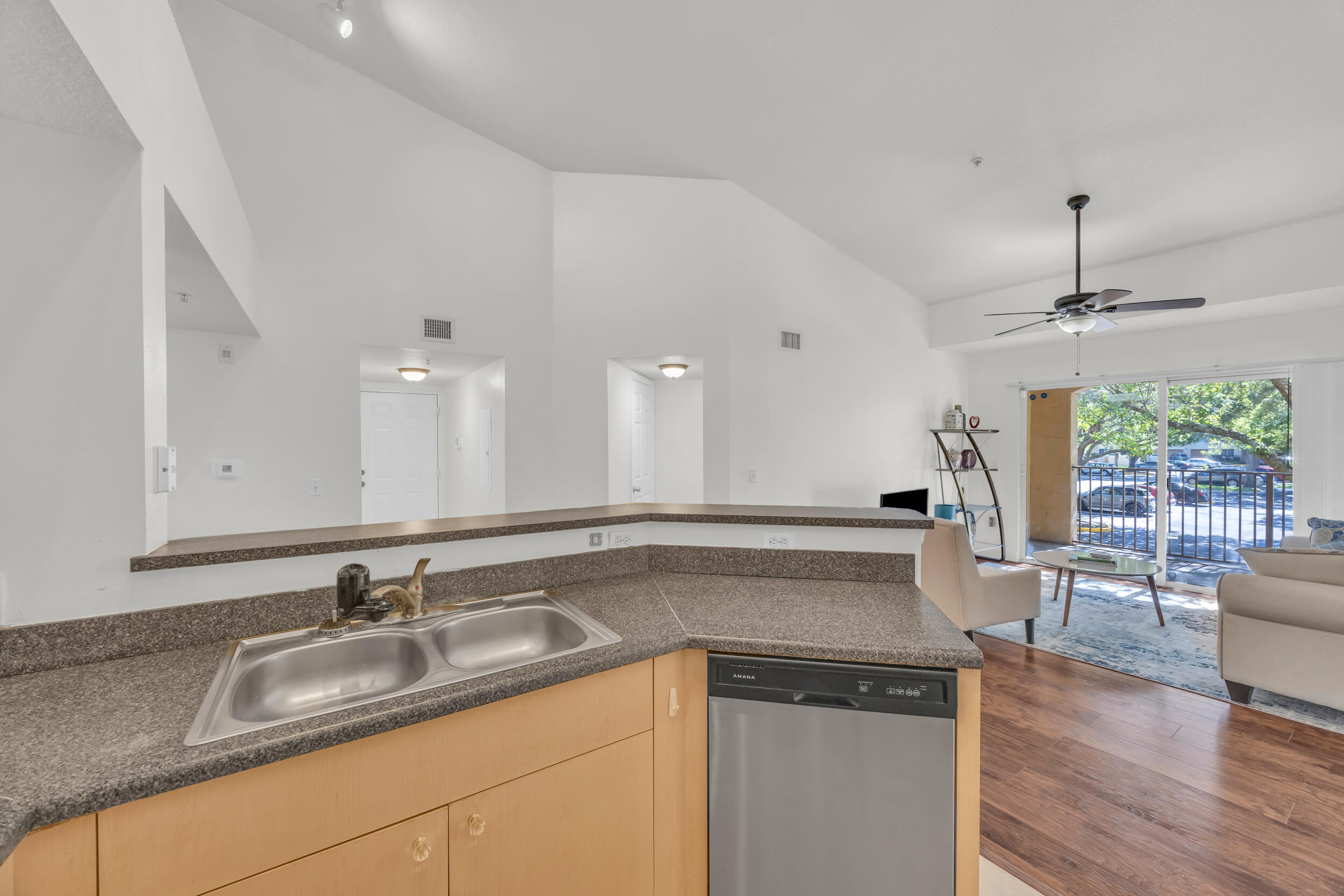 EMERALD ISLE AT LAGUNA LAKES CONDO - Residential