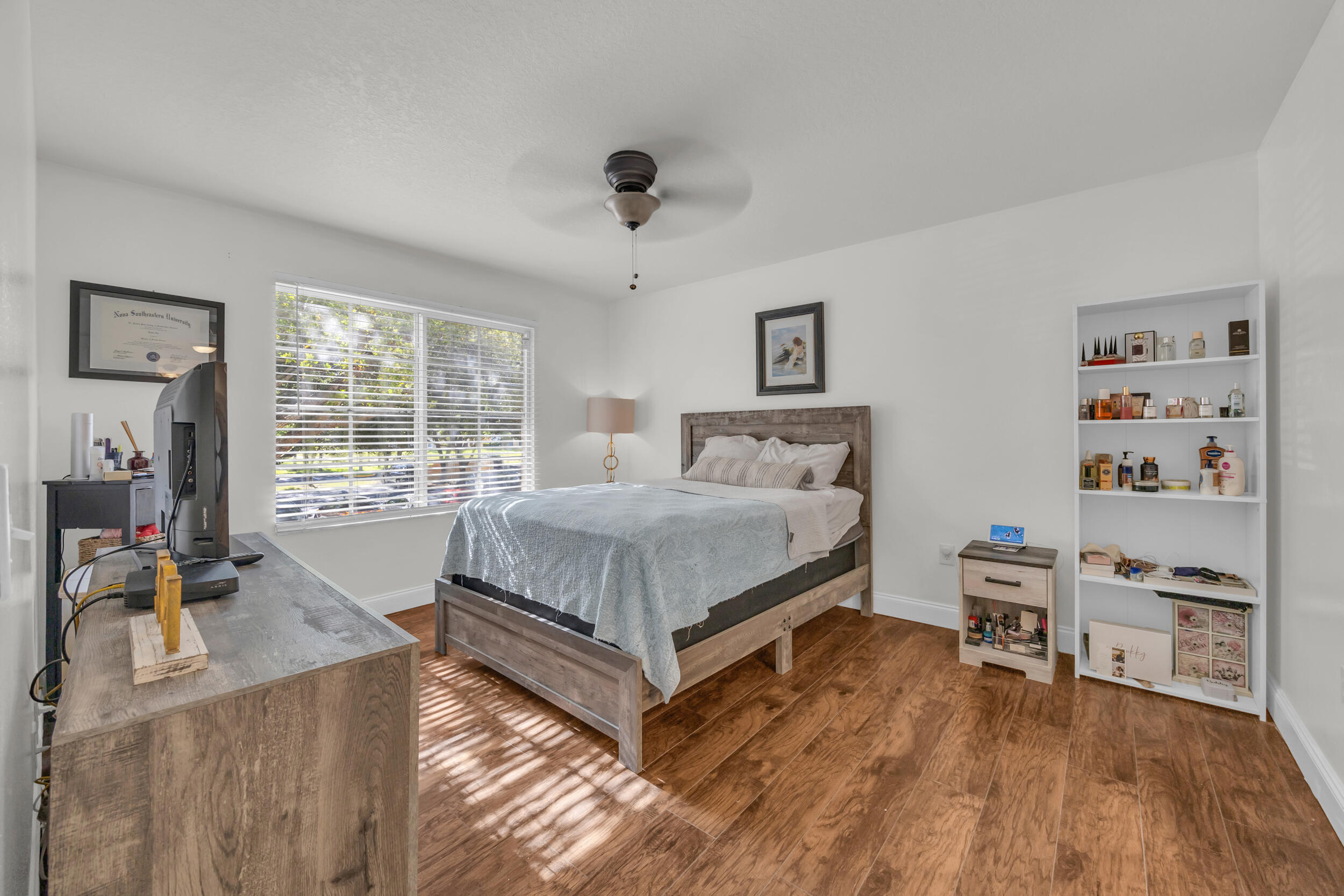 EMERALD ISLE AT LAGUNA LAKES CONDO - Residential