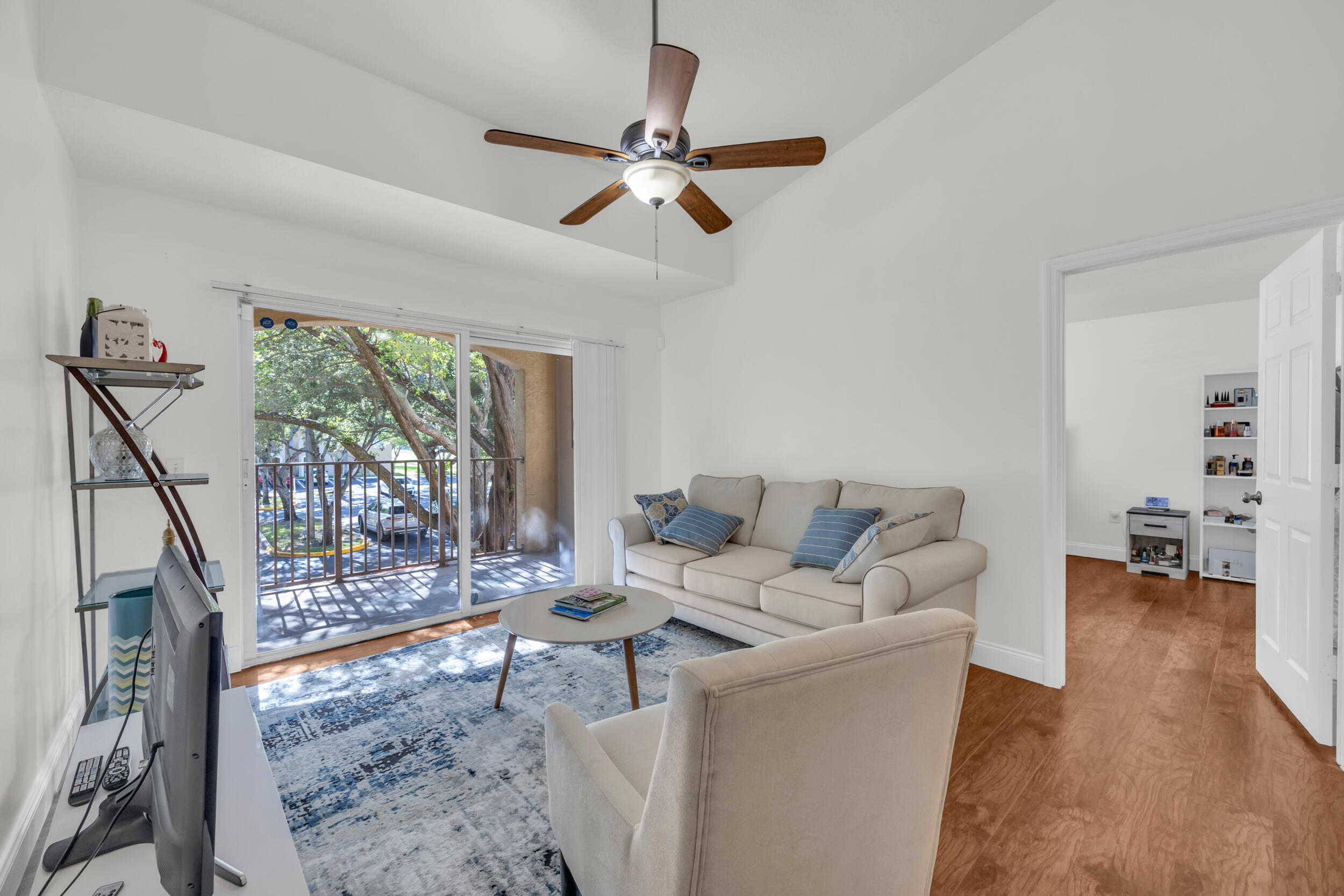 EMERALD ISLE AT LAGUNA LAKES CONDO - Residential