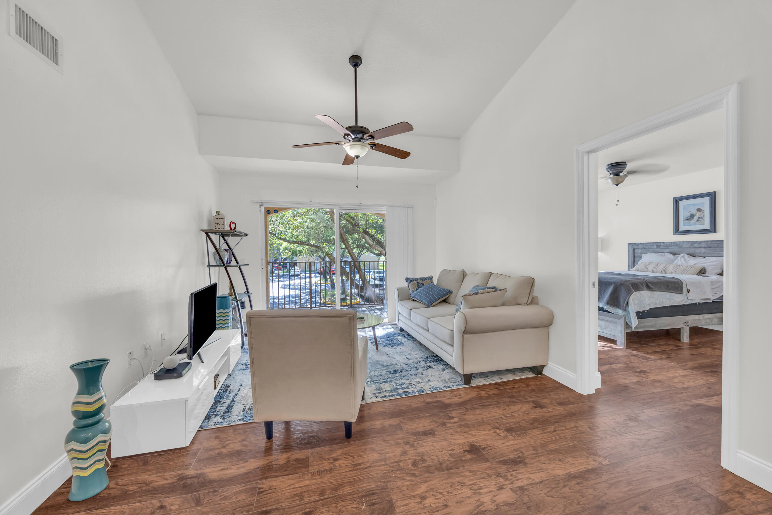 EMERALD ISLE AT LAGUNA LAKES CONDO - Residential