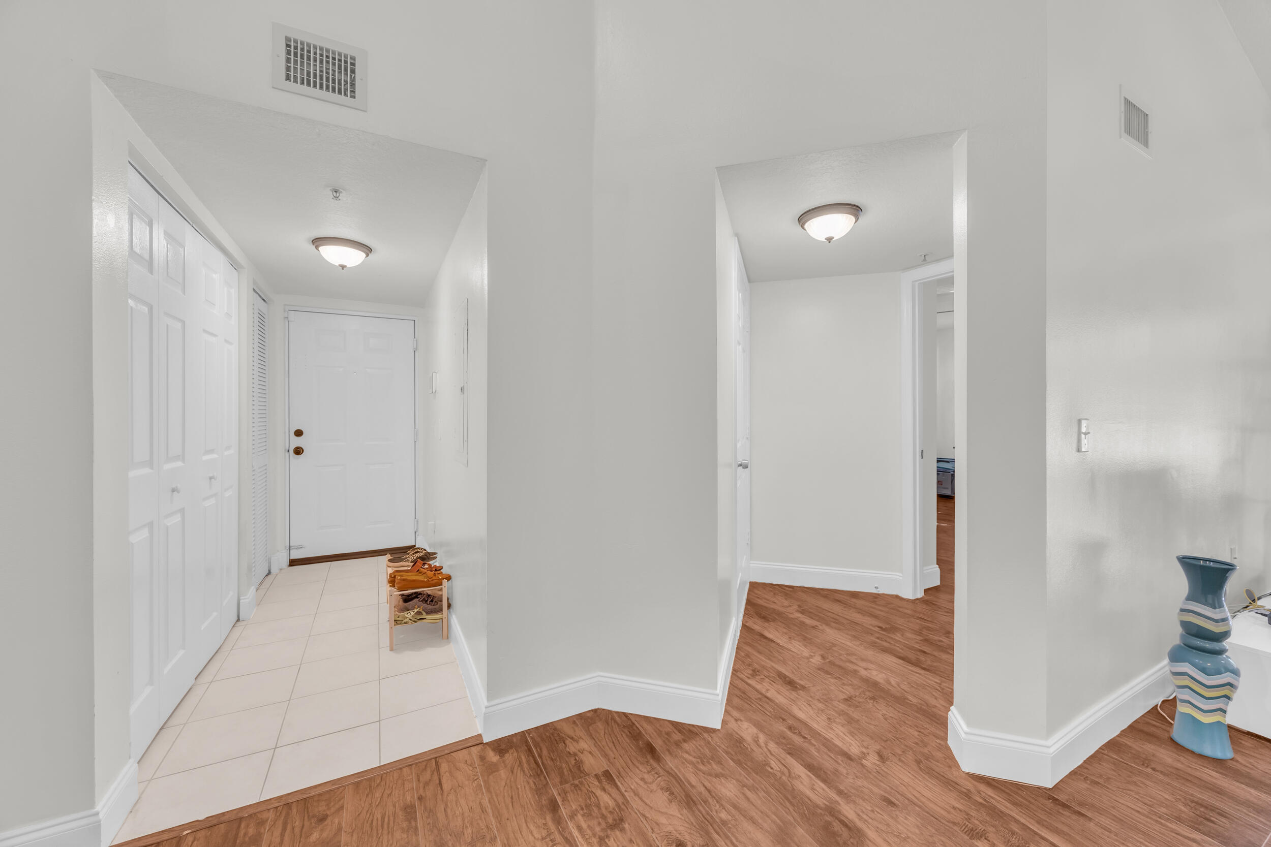 EMERALD ISLE AT LAGUNA LAKES CONDO - Residential