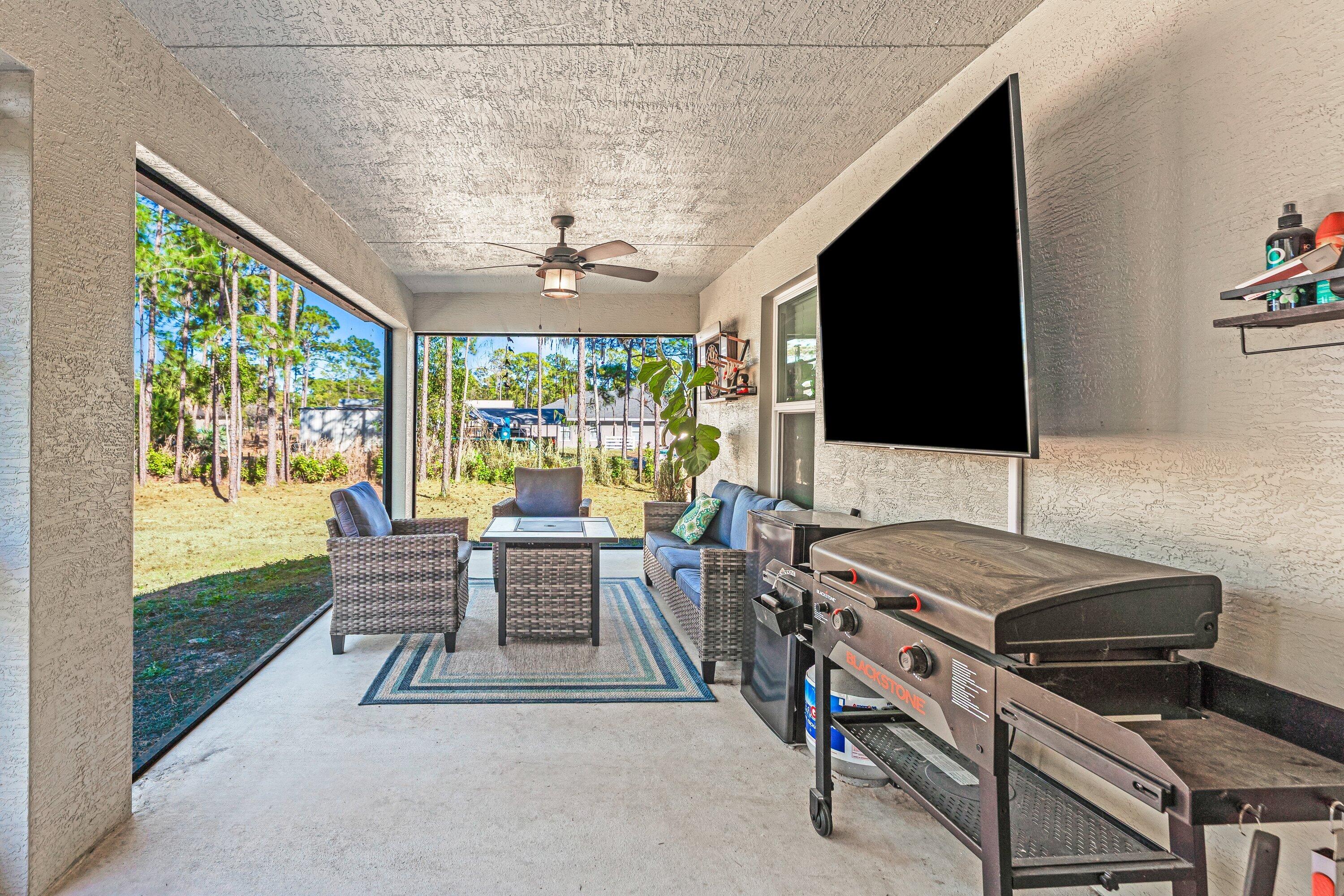 24-42-40~ S 243.6 FT OF N   5022 FT OF W 203.3 FT - Residential