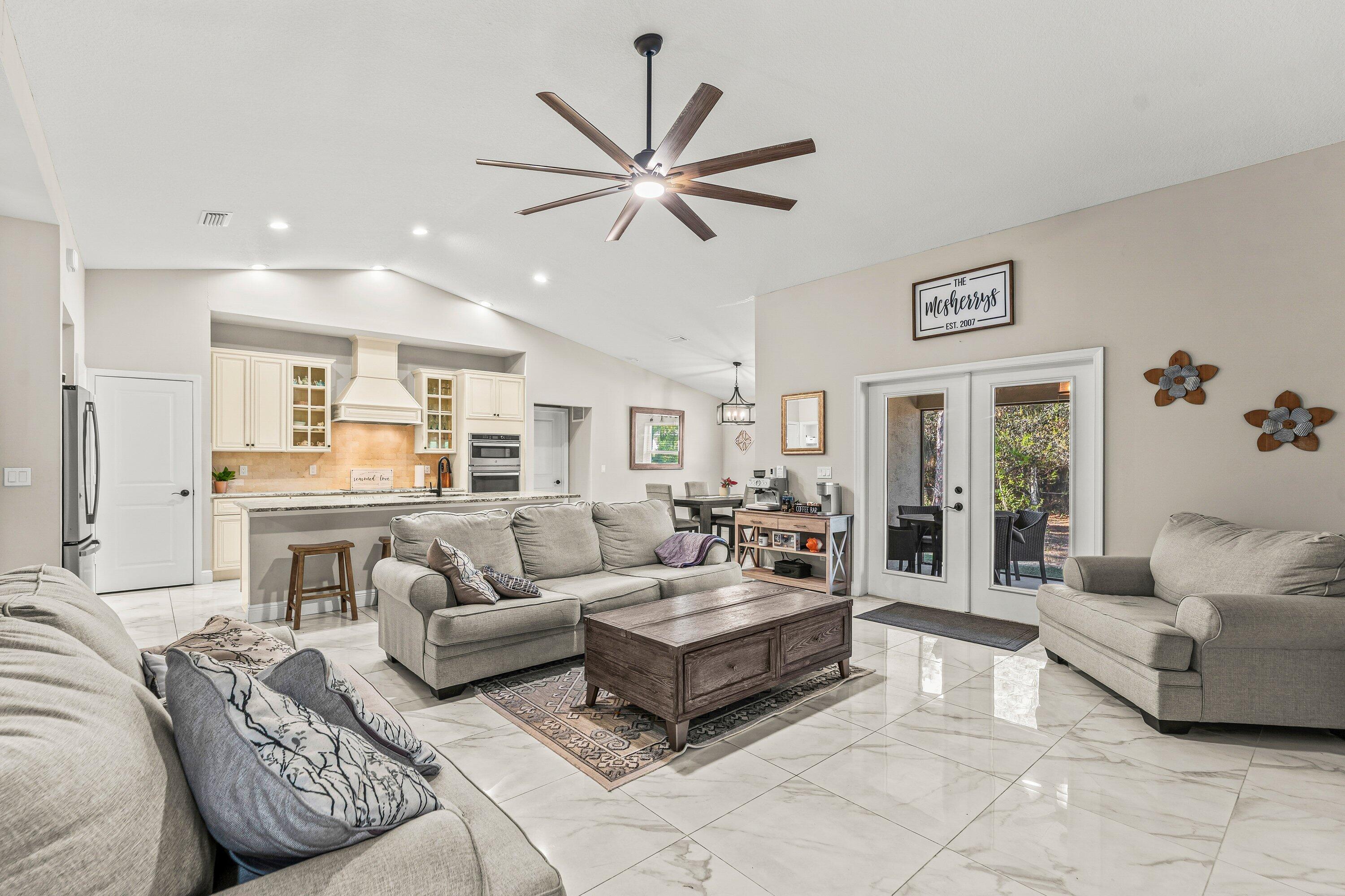 24-42-40~ S 243.6 FT OF N   5022 FT OF W 203.3 FT - Residential