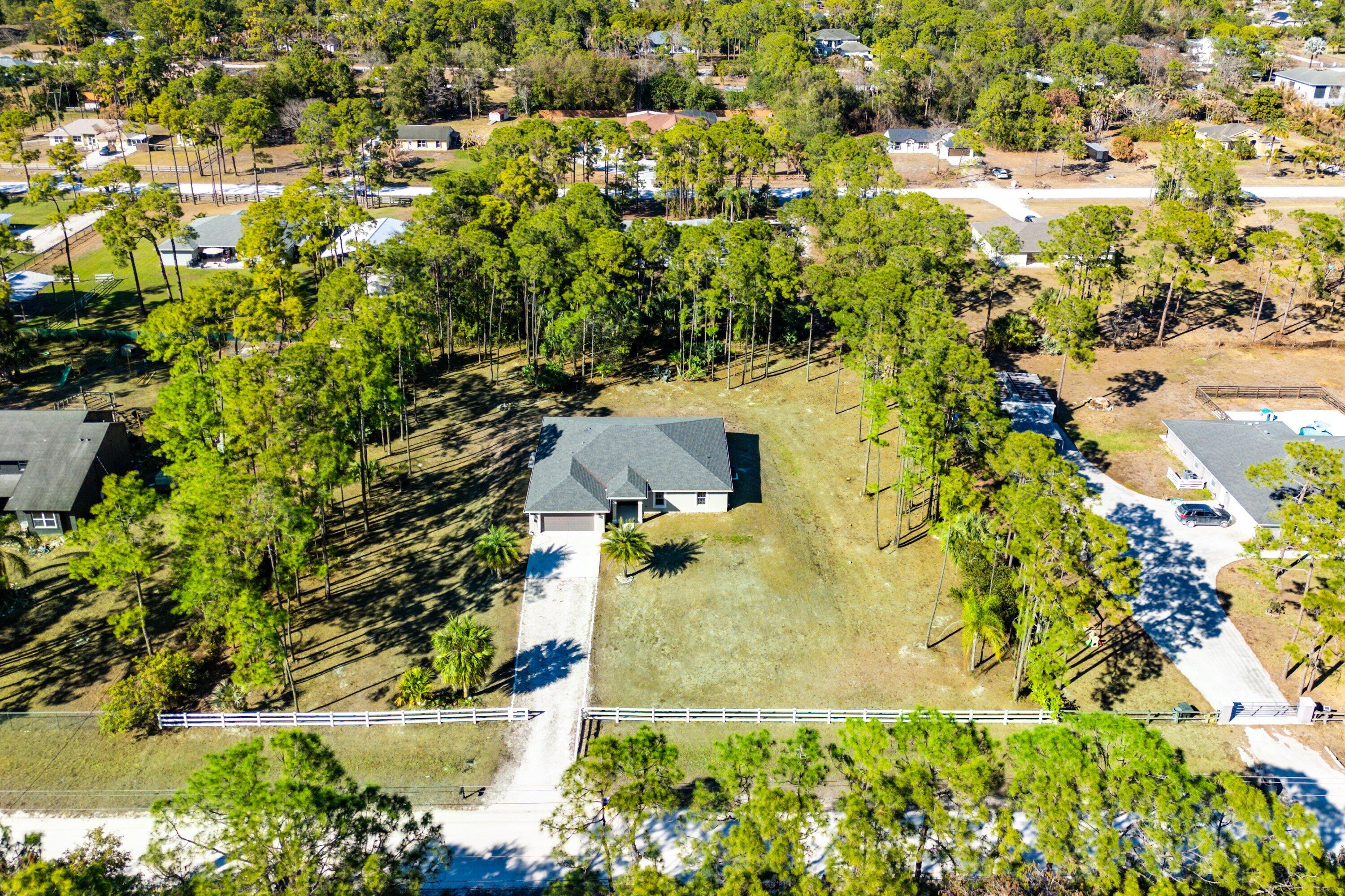 24-42-40~ S 243.6 FT OF N   5022 FT OF W 203.3 FT - Residential