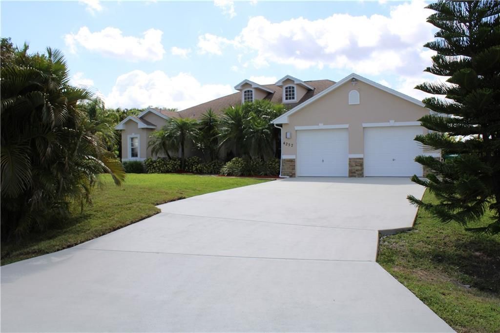 Photo of 4257 SW Winslow St, Port Saint Lucie, FL 34953 (MLS # F10284493)