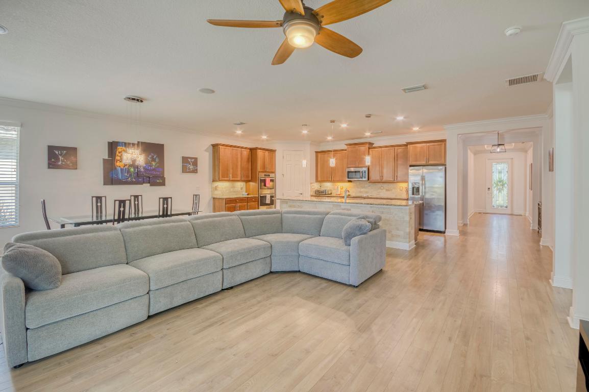 10095 SW Indian Lilac Trail