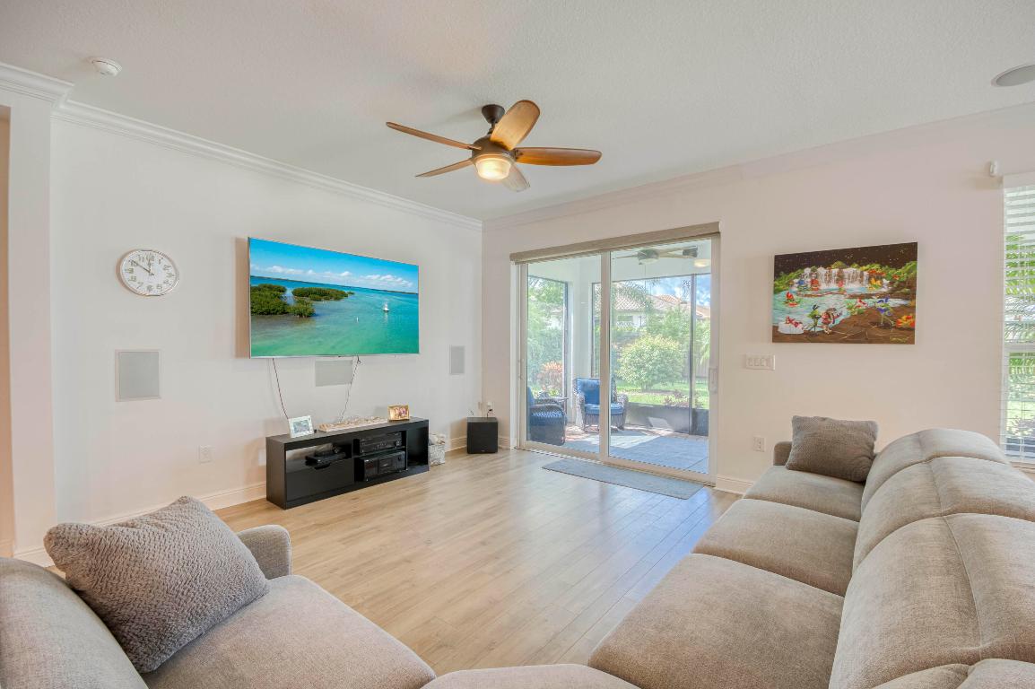 10095 SW Indian Lilac Trail