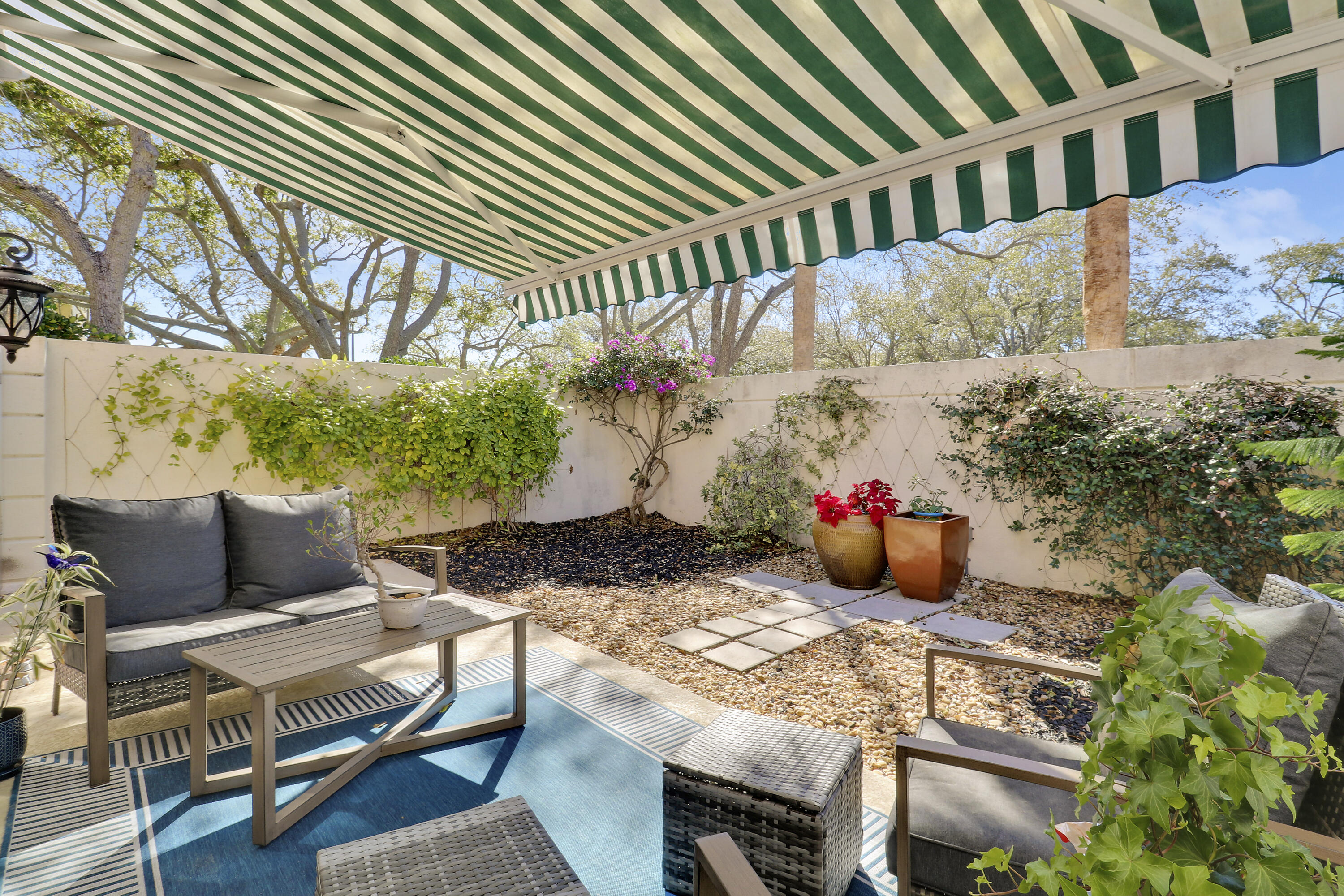 TEQUESTA OAKS - Residential Lease