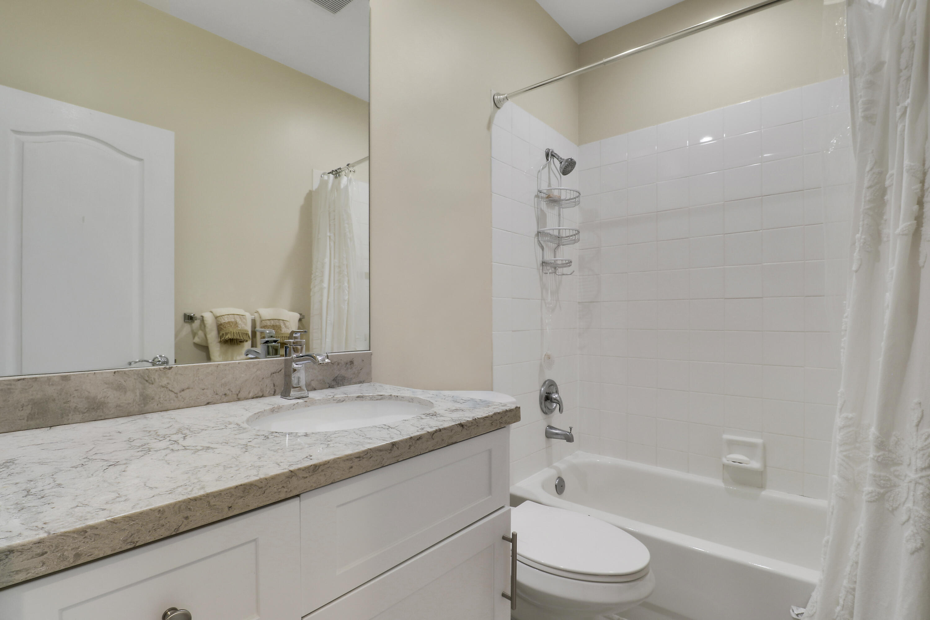 TEQUESTA OAKS - Residential Lease