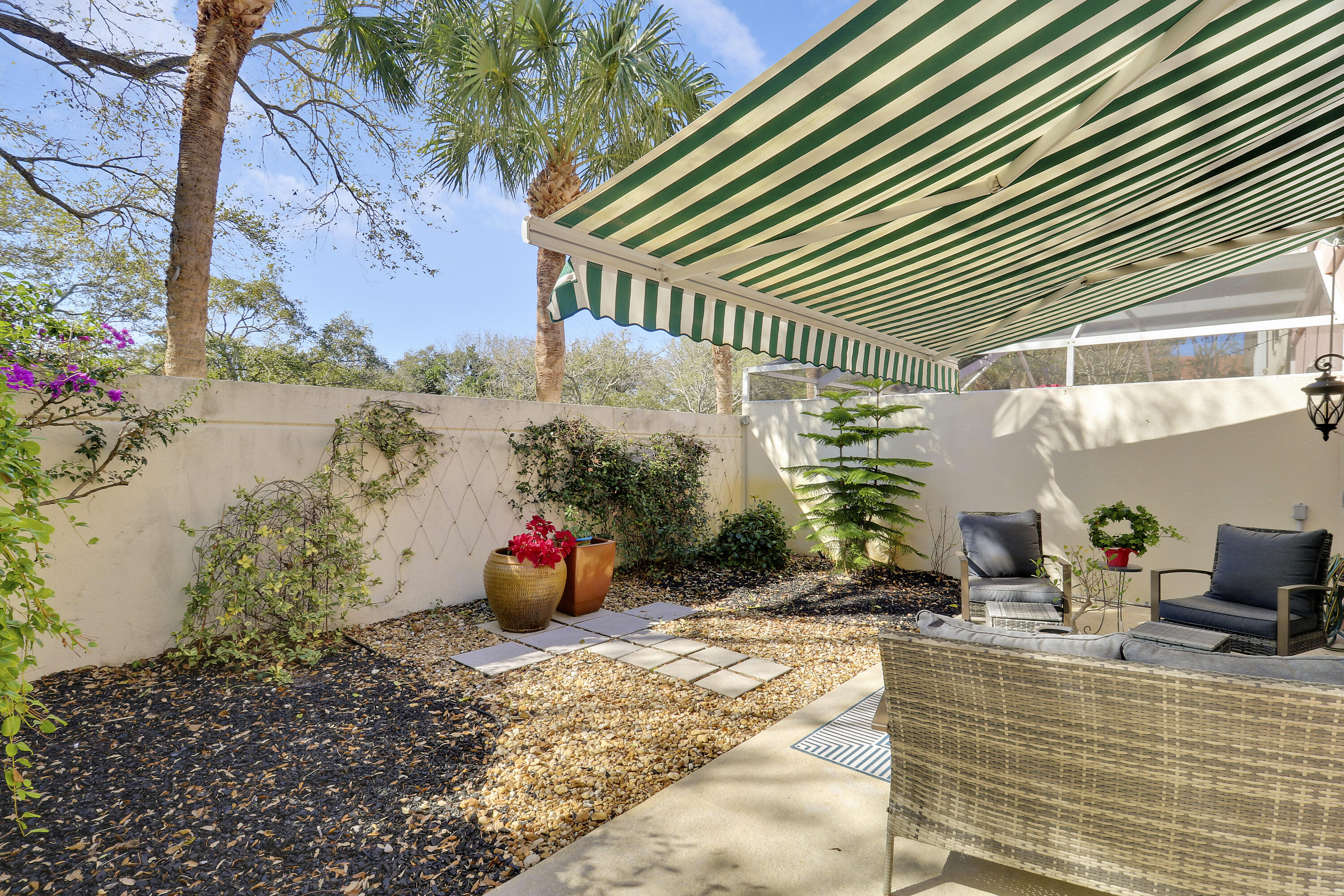 TEQUESTA OAKS - Residential Lease