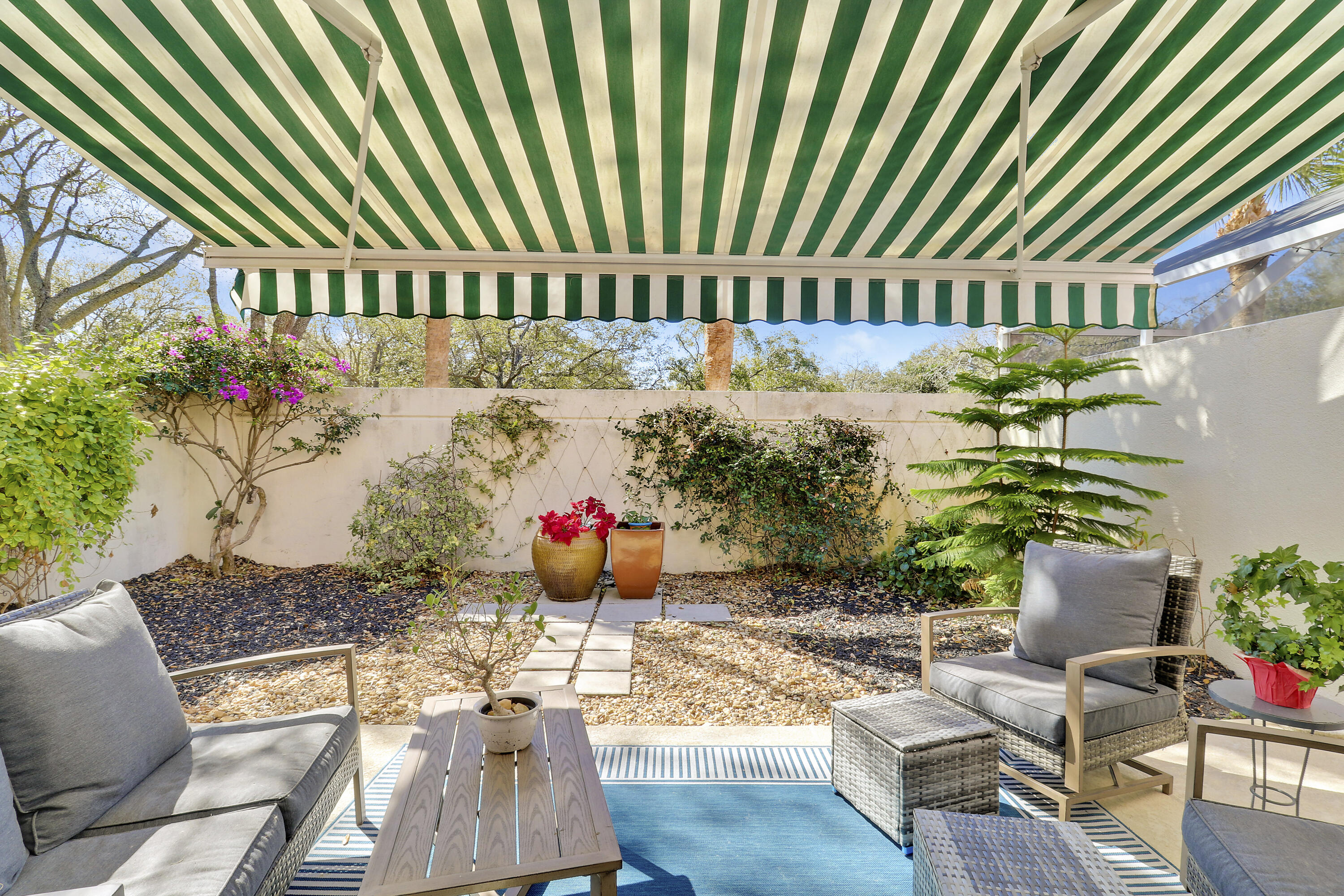 TEQUESTA OAKS - Residential Lease