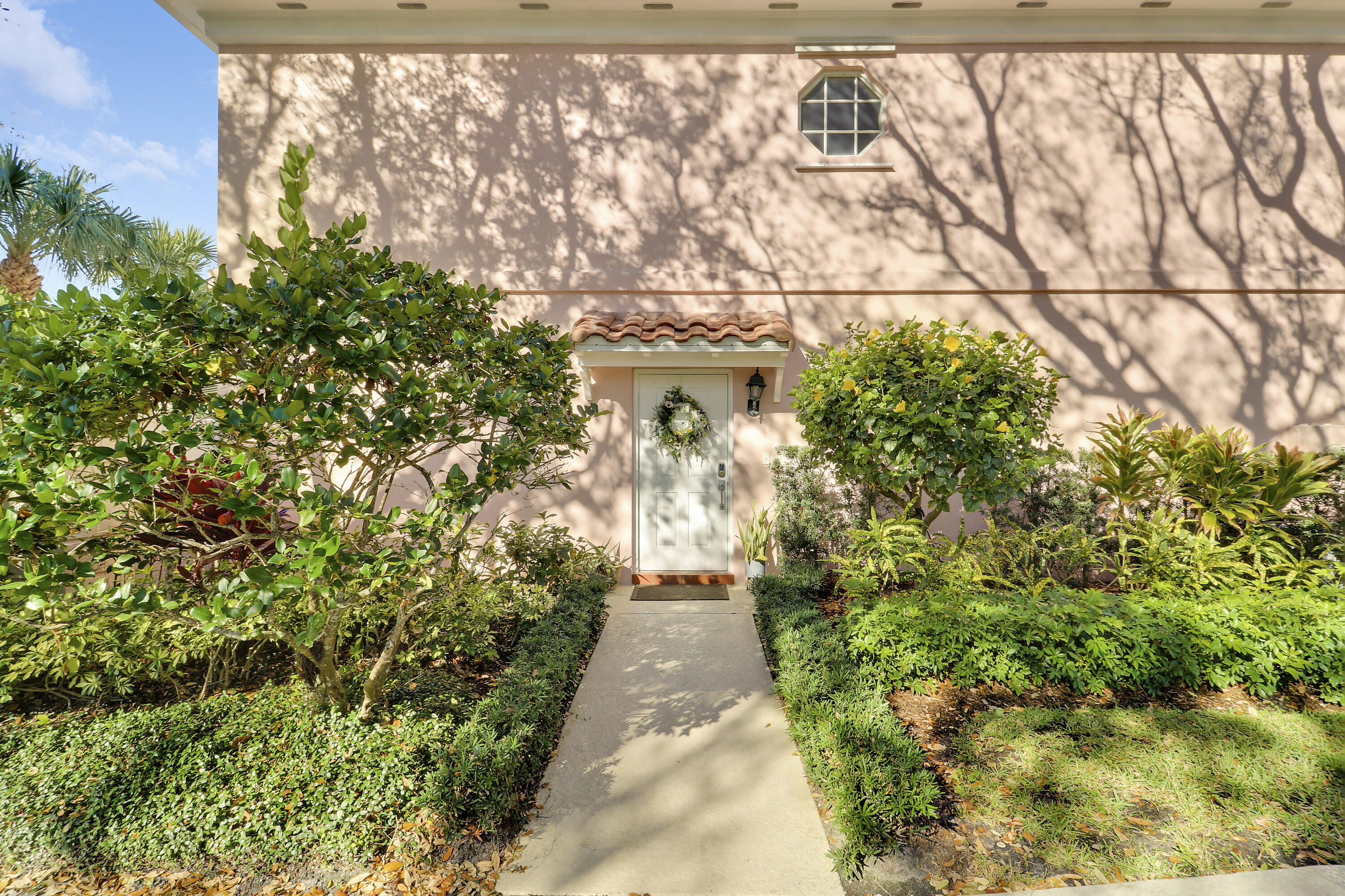 TEQUESTA OAKS - Residential Lease