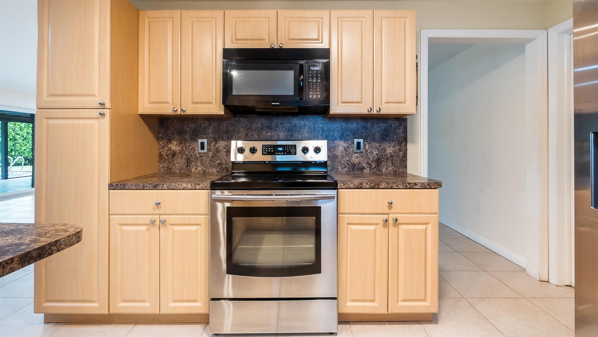 WOODCREST MNR - Residential