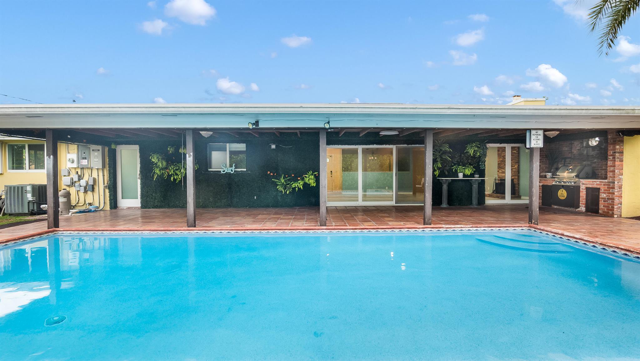 WOODCREST MNR - Residential