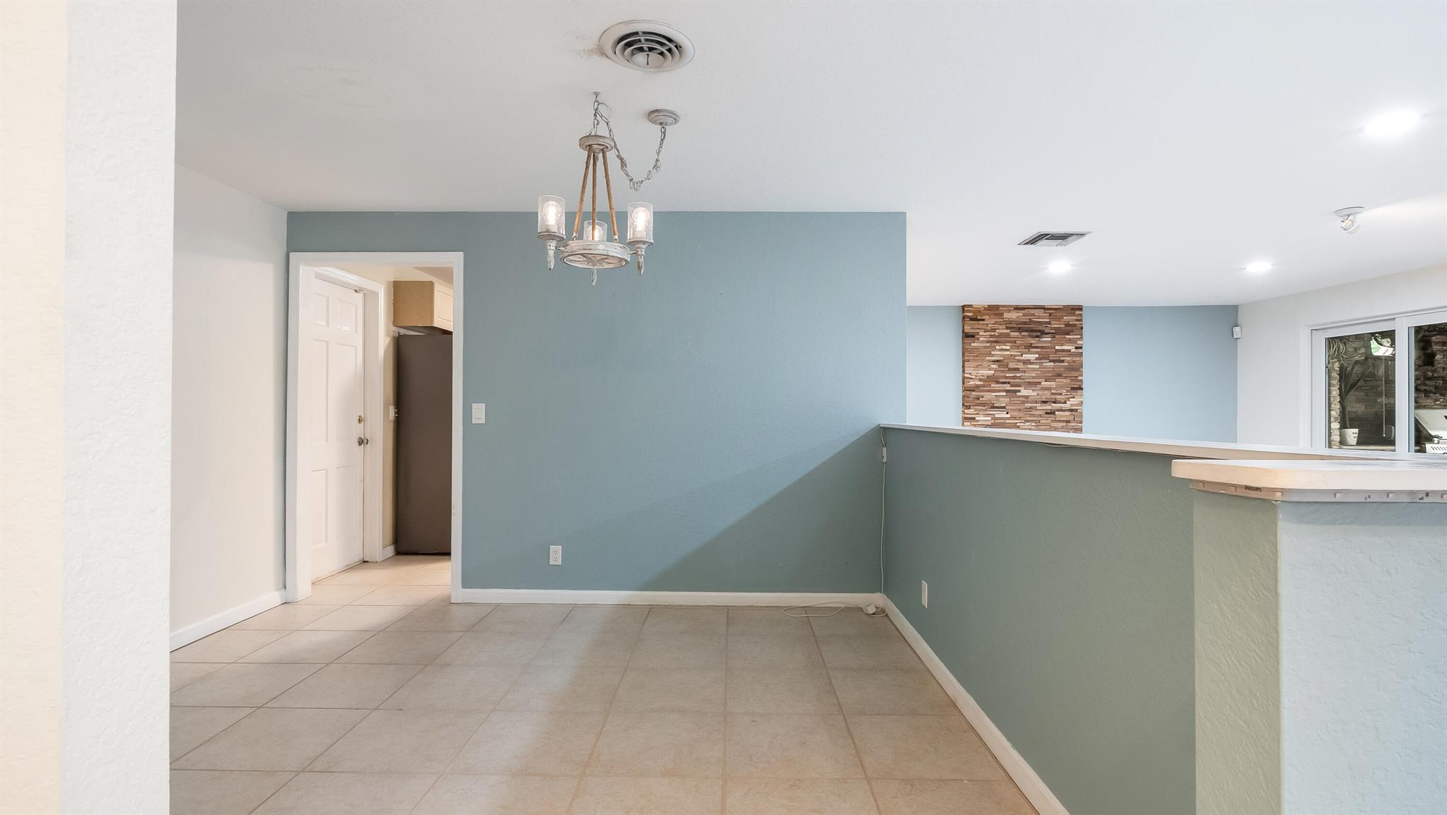 WOODCREST MNR - Residential