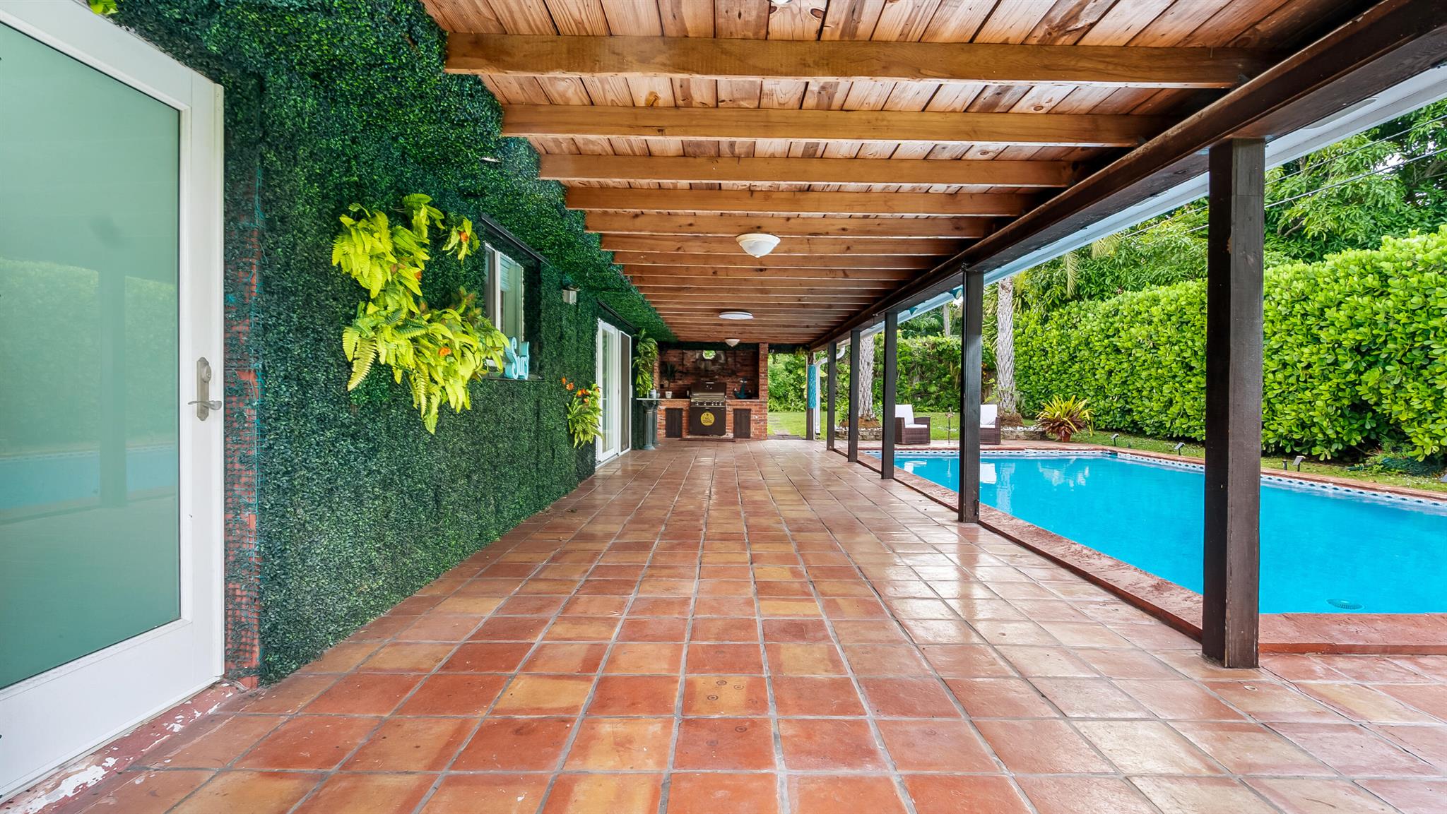 WOODCREST MNR - Residential