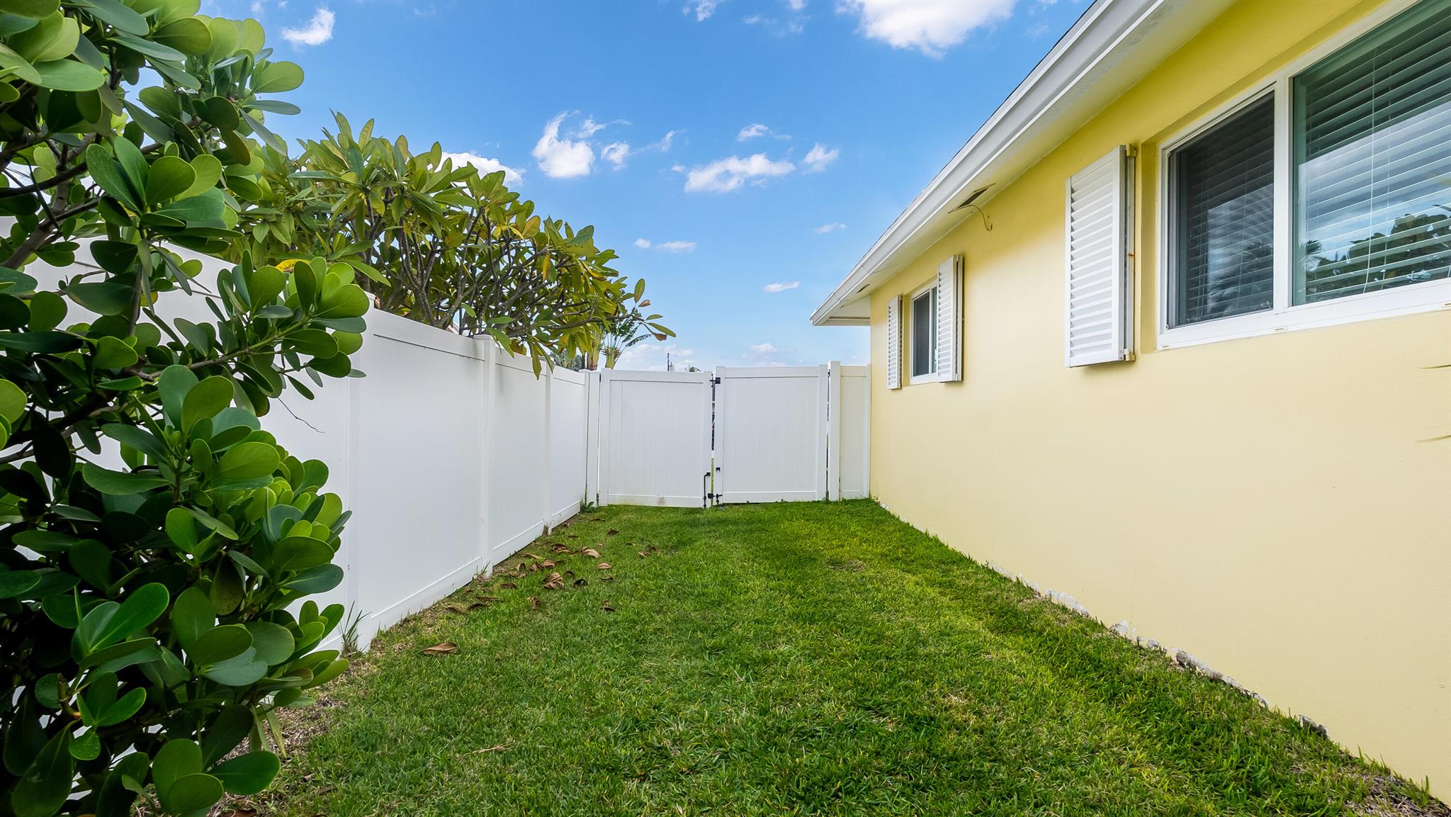 WOODCREST MNR - Residential