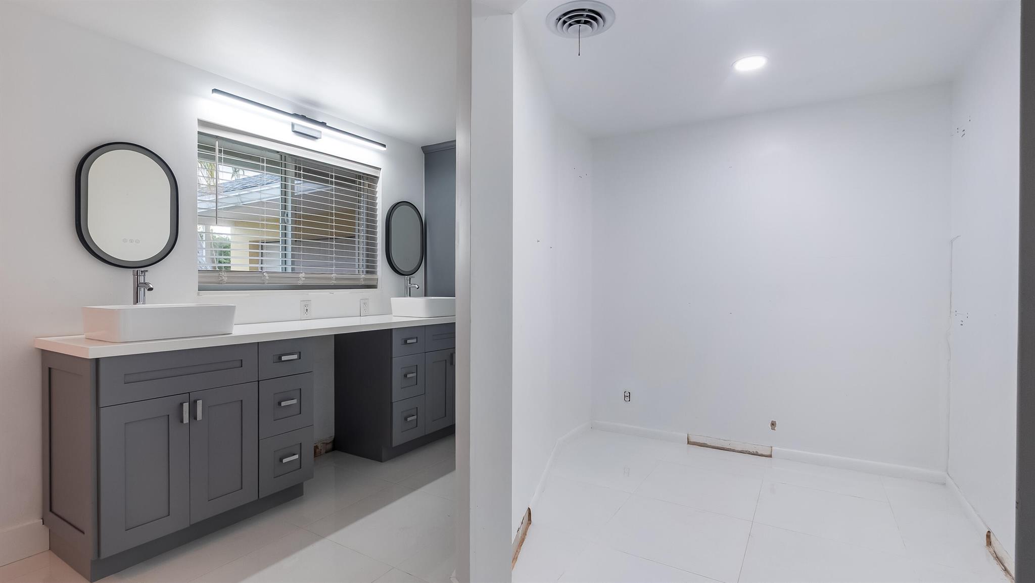 WOODCREST MNR - Residential