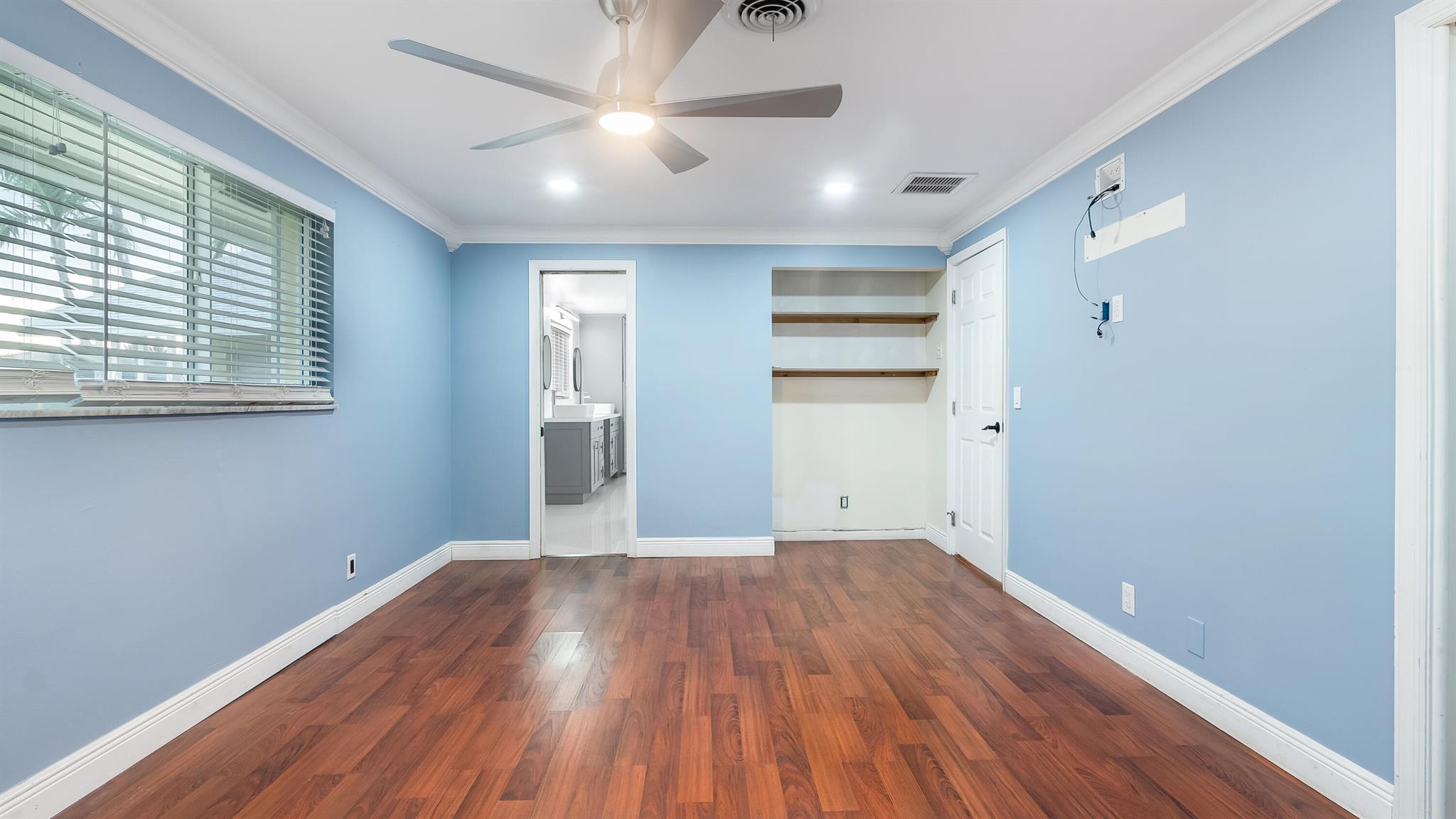 WOODCREST MNR - Residential