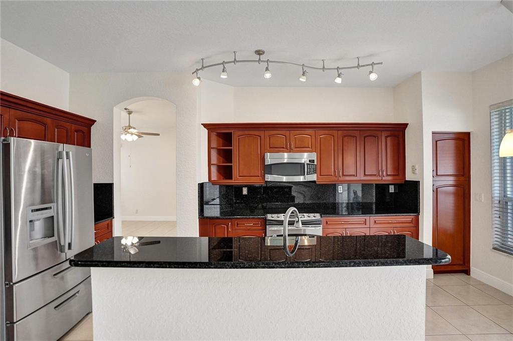 HOLIDAY SPRINGS EAST - Residential
