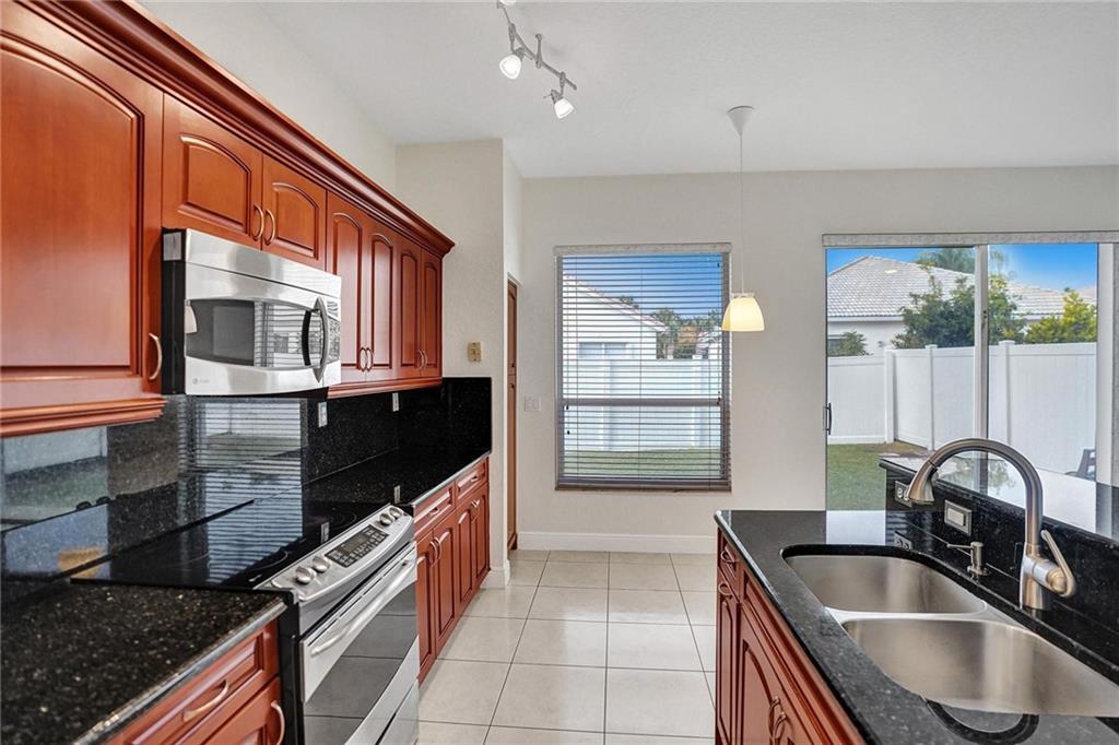HOLIDAY SPRINGS EAST - Residential