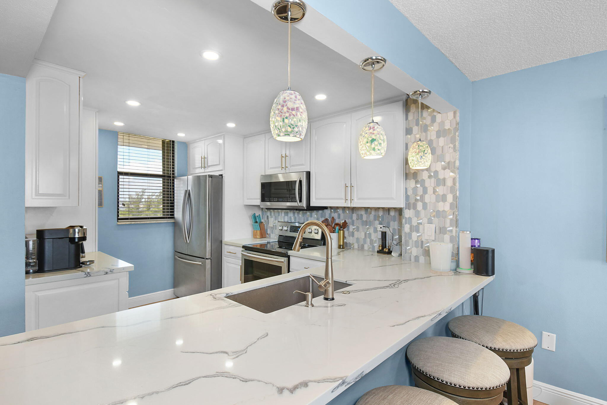 9940 S Ocean Drive 607
