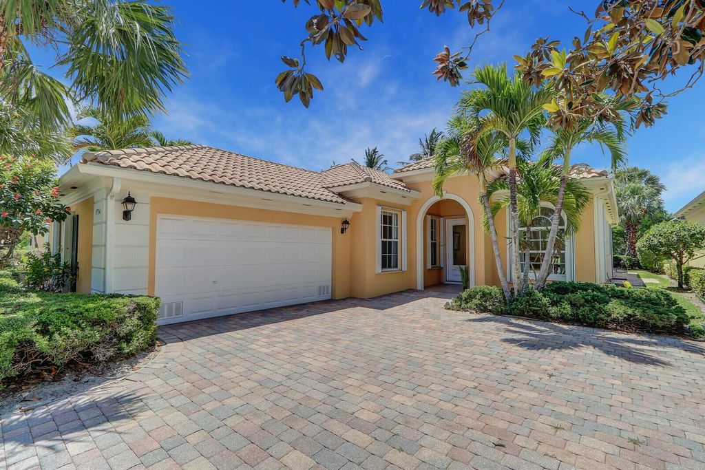 Photo of 4714 Dovehill Drive, Palm Beach Gardens, FL 33418 (MLS # R10984828)