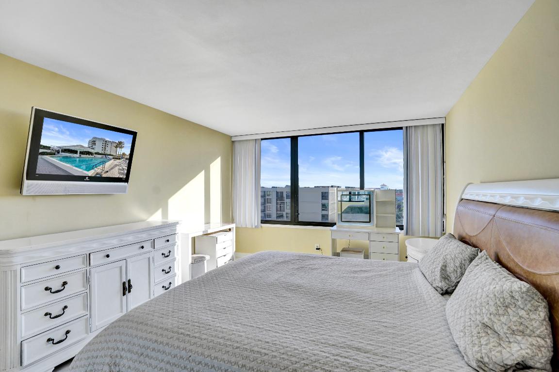 MAYFAIR HOUSE CONDO - Residential