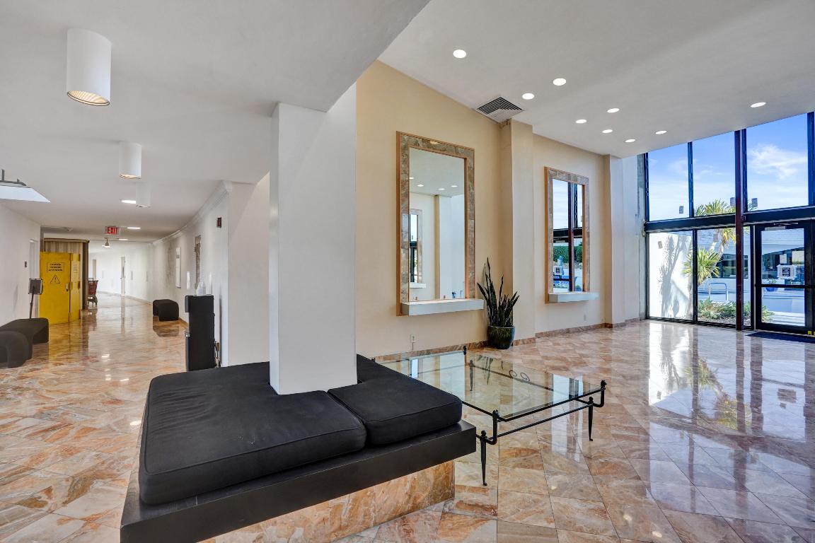 MAYFAIR HOUSE CONDO - Residential