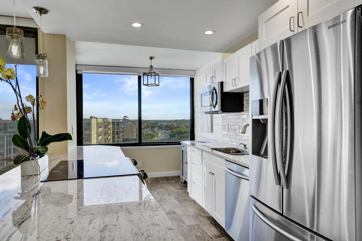 MAYFAIR HOUSE CONDO - Residential