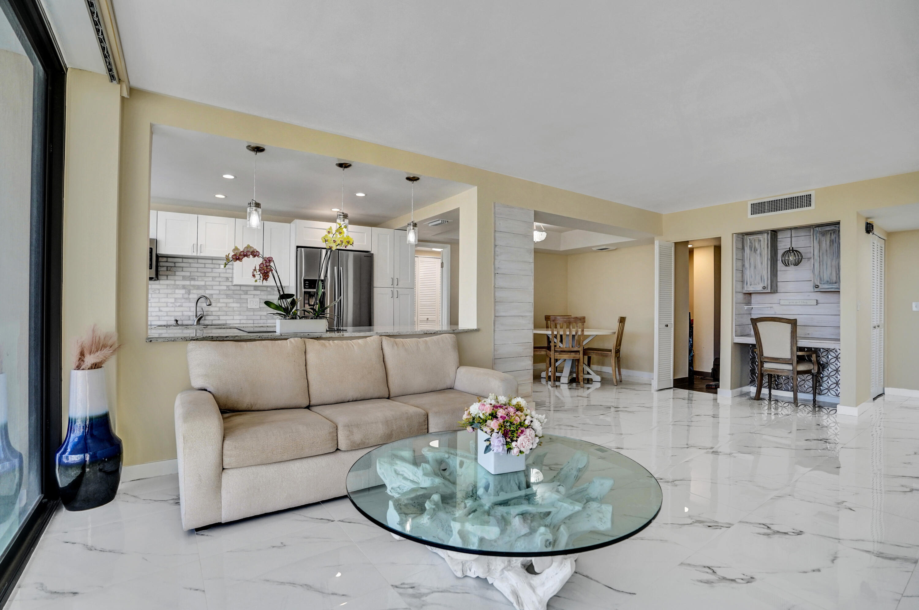 MAYFAIR HOUSE CONDO - Residential