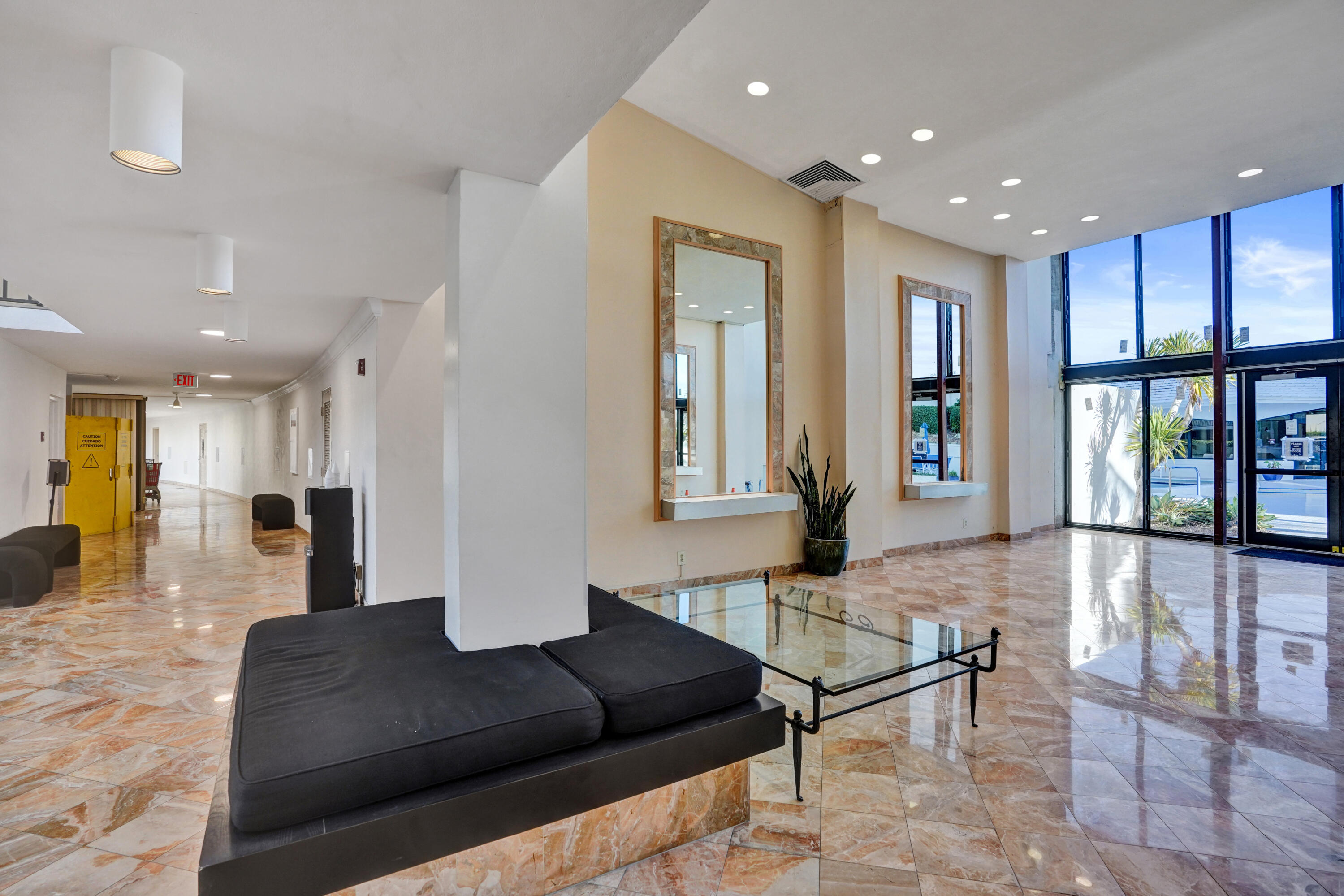 MAYFAIR HOUSE CONDO - Residential