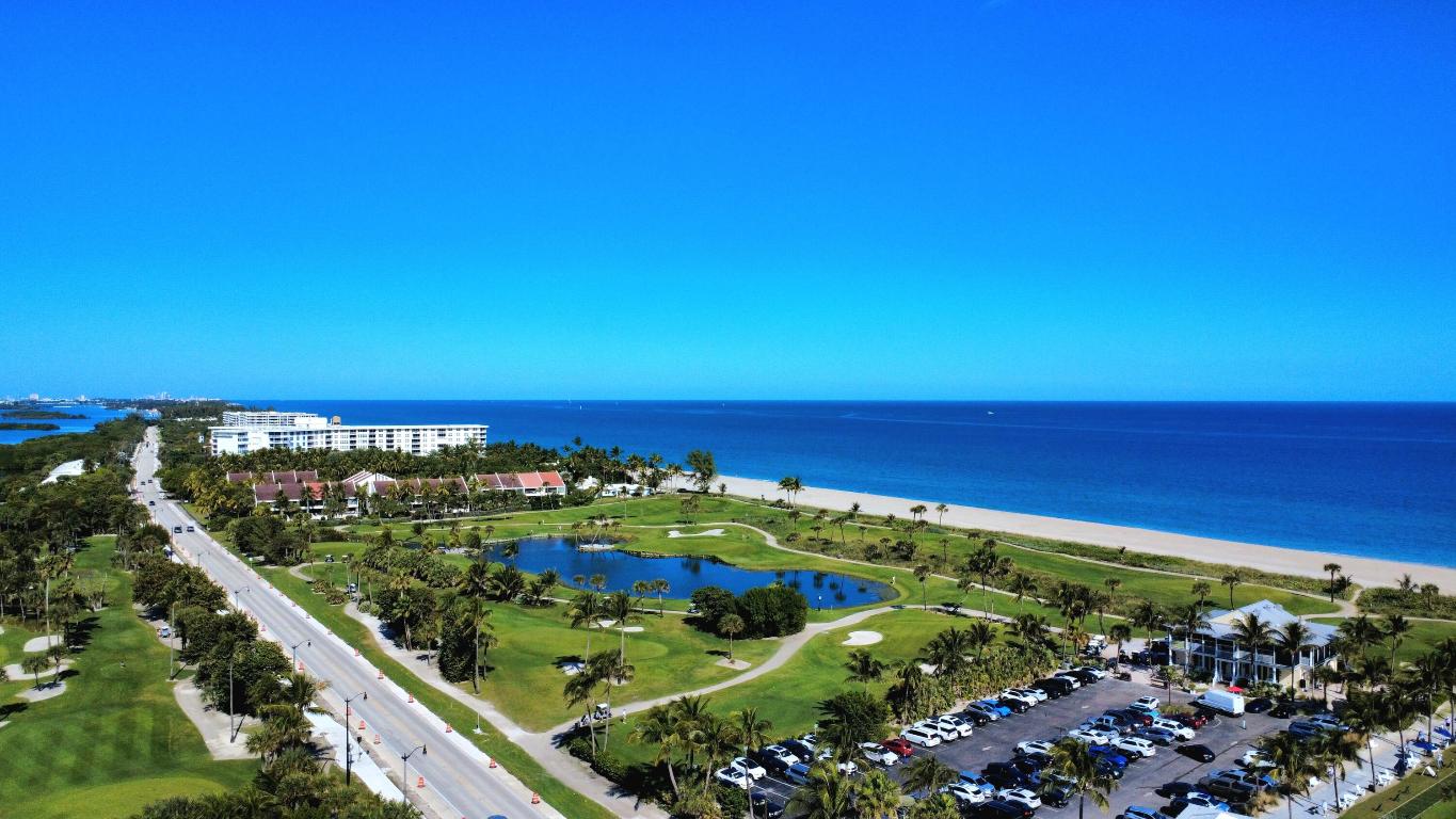 MAYFAIR HOUSE CONDO - Residential