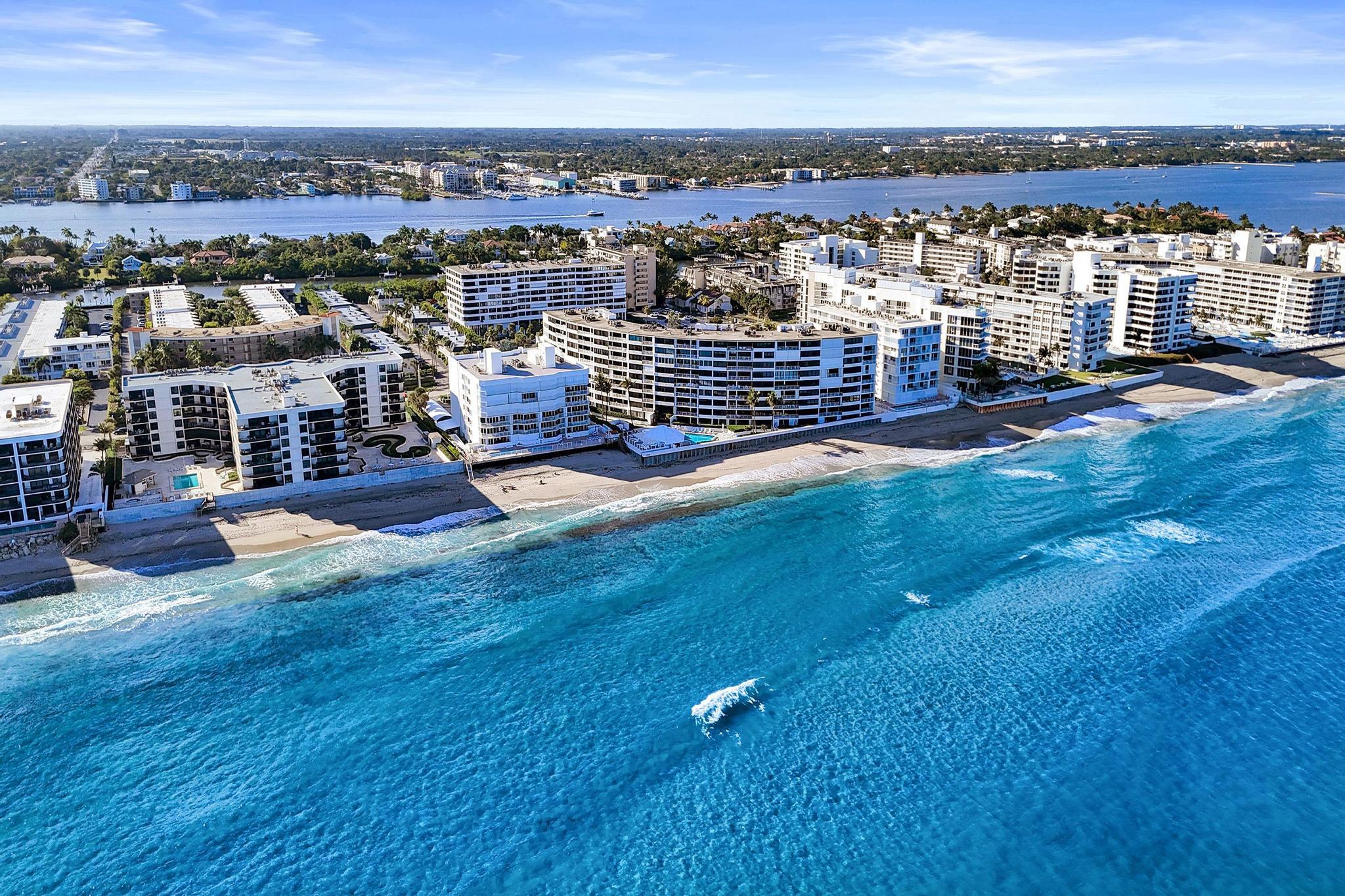 MAYFAIR HOUSE CONDO - Residential