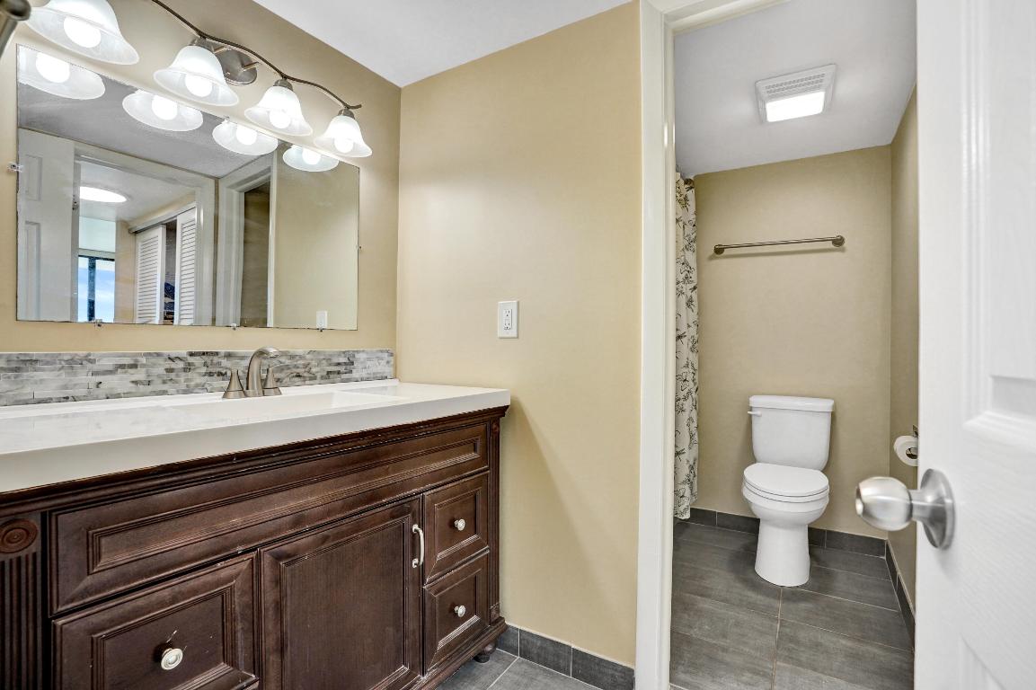 MAYFAIR HOUSE CONDO - Residential