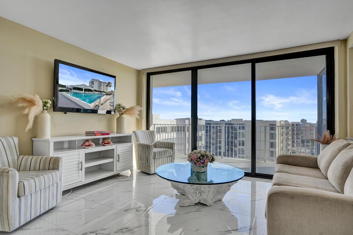 MAYFAIR HOUSE CONDO - Residential