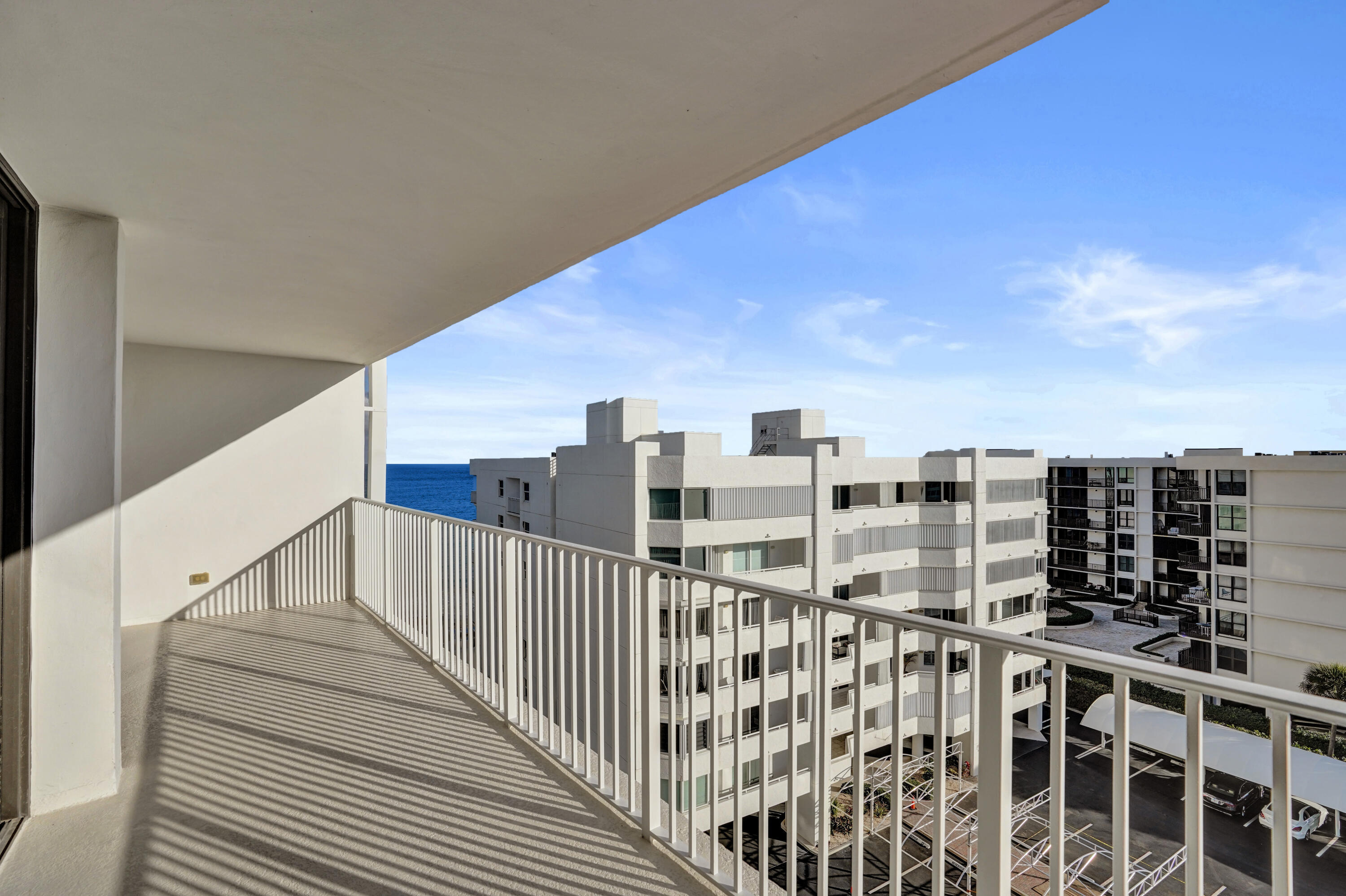 MAYFAIR HOUSE CONDO - Residential