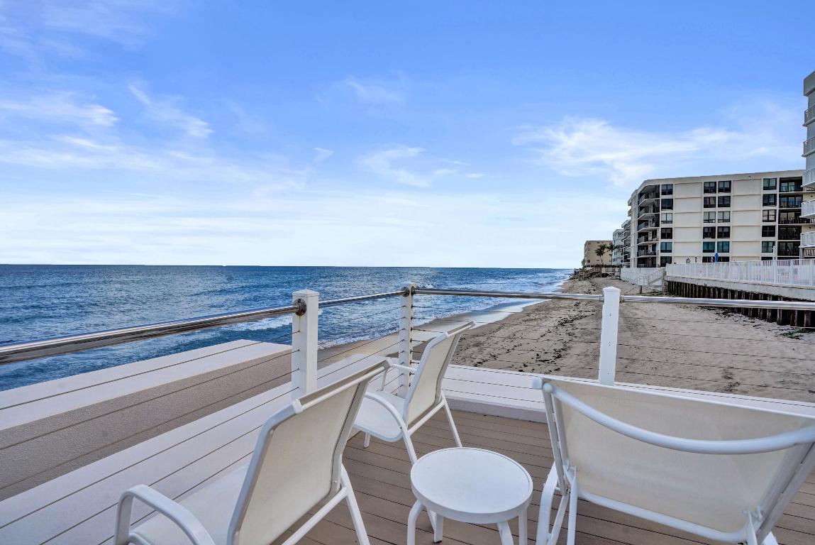 MAYFAIR HOUSE CONDO - Residential